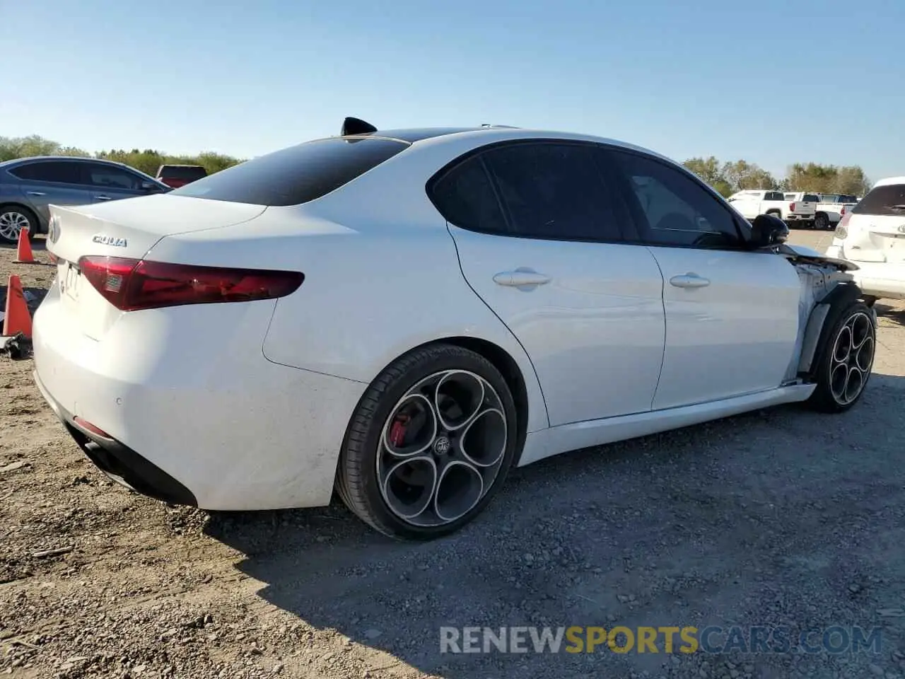 3 Photograph of a damaged car ZARFAMBN9N7656306 ALFA ROMEO GIULIA SUP 2022
