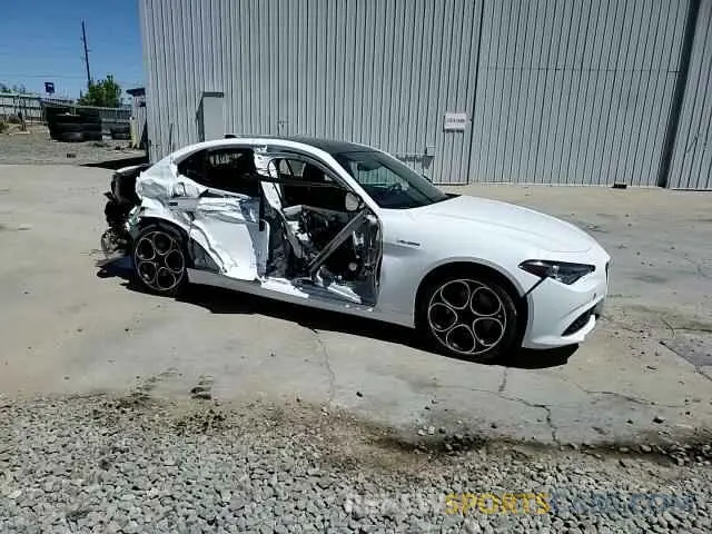 13 Photograph of a damaged car ZARFAMBNXN7664866 ALFA ROMEO GIULIA SUP 2022