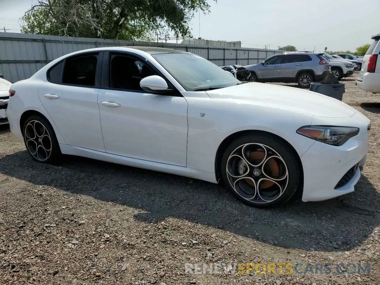 4 Photograph of a damaged car ZARFANBNXN7665165 ALFA ROMEO GIULIA SUP 2022