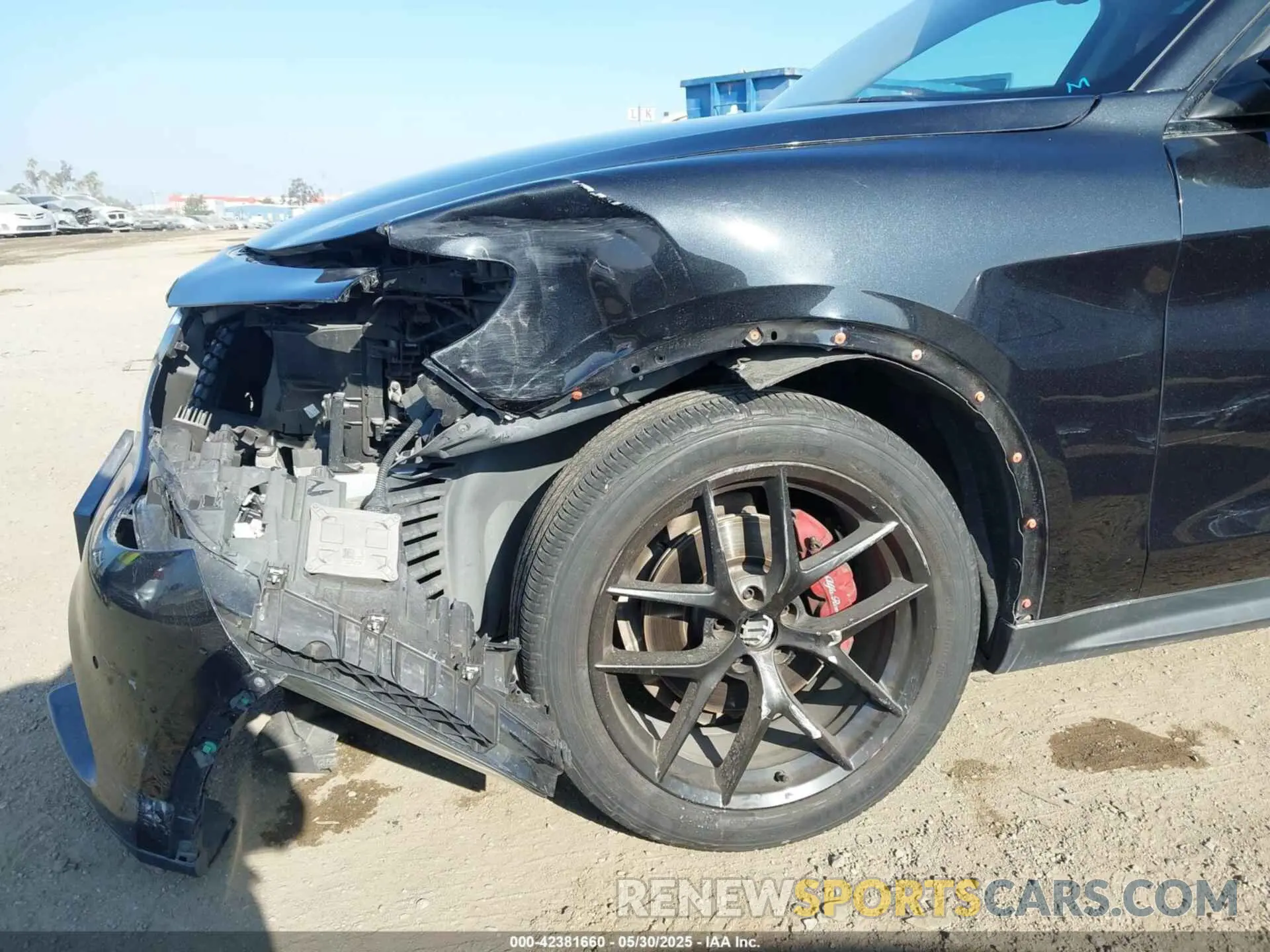 17 Photograph of a damaged car ZASPAJAN4K7C70636 ALFA ROMEO STELVIO 2019