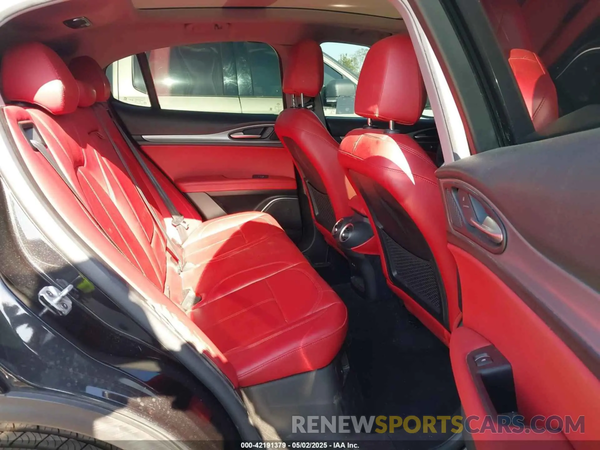 8 Photograph of a damaged car ZASPAJAN6K7C40084 ALFA ROMEO STELVIO 2019