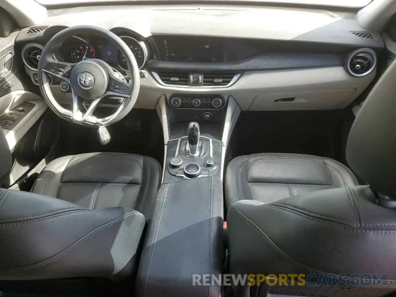 8 Photograph of a damaged car ZASPAJAN7K7C61221 ALFA ROMEO STELVIO 2019