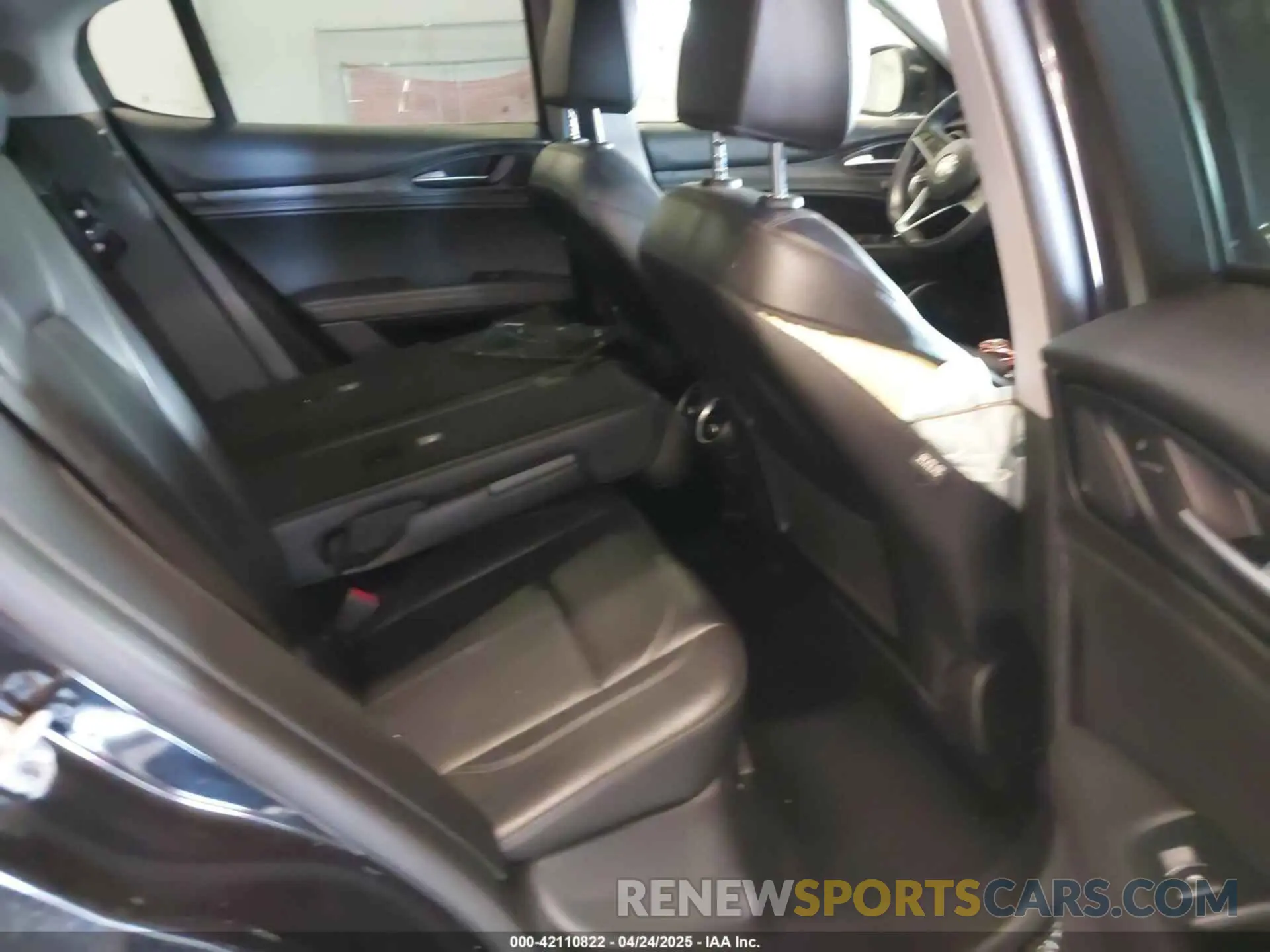 8 Photograph of a damaged car ZASPAKAN0K7C39342 ALFA ROMEO STELVIO 2019