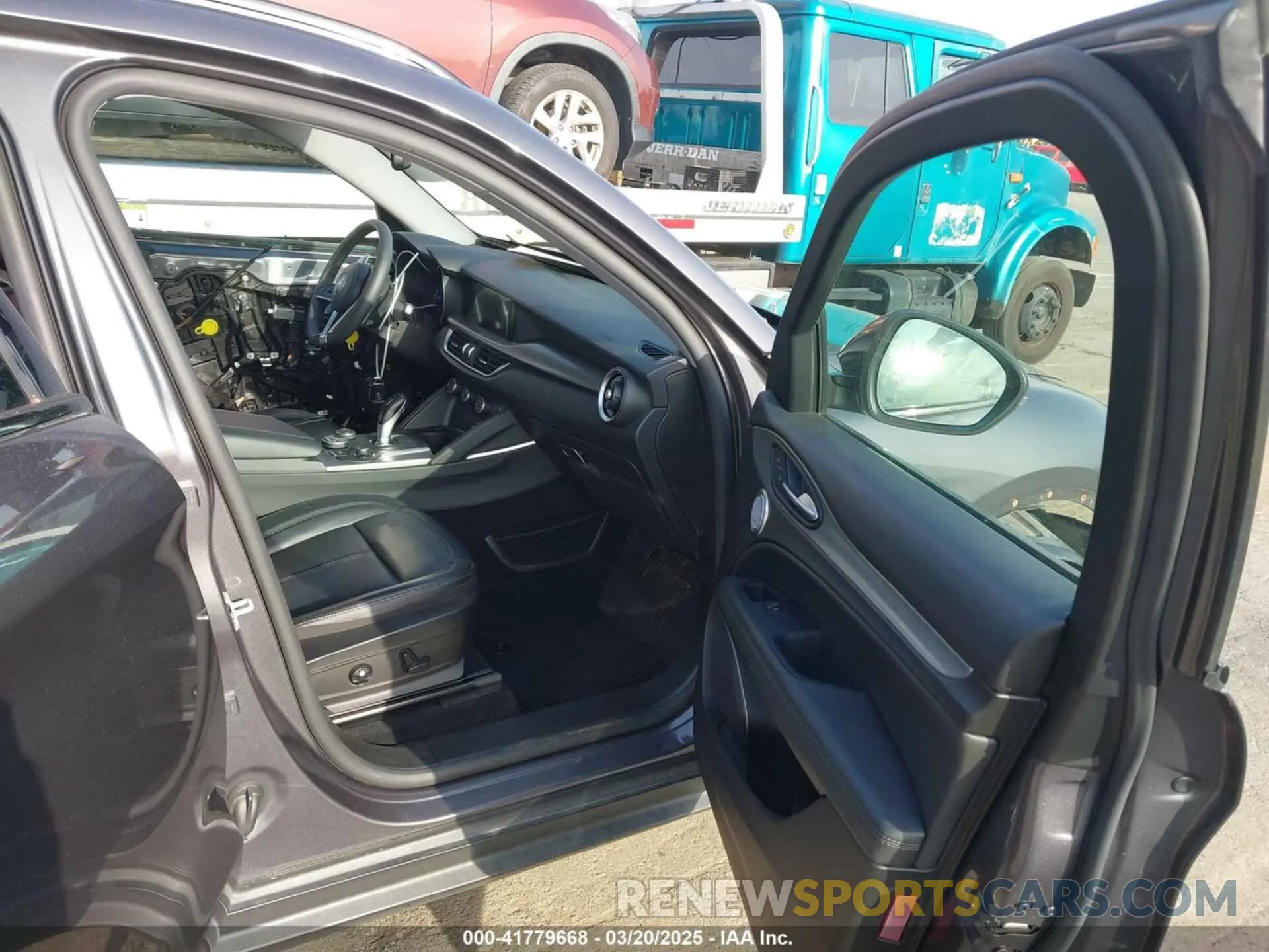 5 Photograph of a damaged car ZASPAKAN7K7C30248 ALFA ROMEO STELVIO 2019