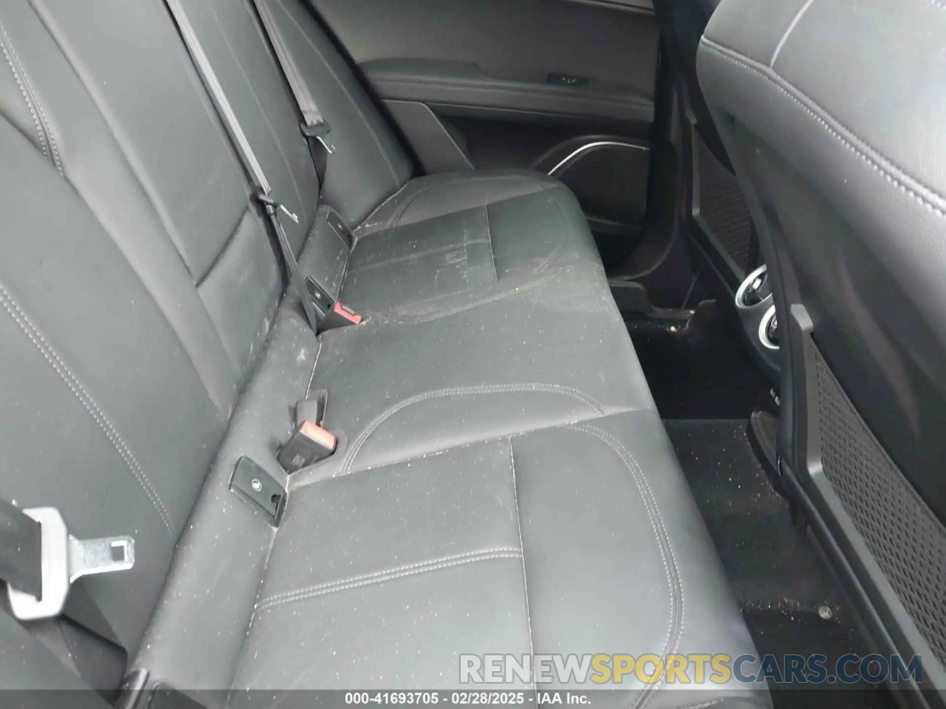 8 Photograph of a damaged car ZASPAKAN8K7C40495 ALFA ROMEO STELVIO 2019