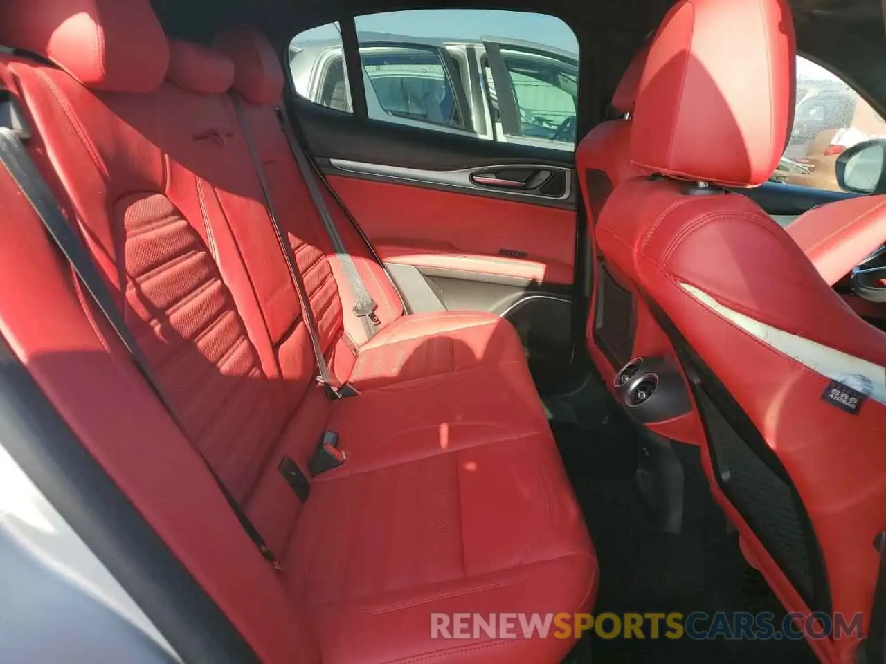 11 Photograph of a damaged car ZASPAKBN2K7C40054 ALFA ROMEO STELVIO 2019
