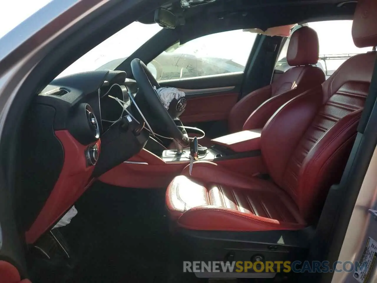 7 Photograph of a damaged car ZASPAKBN2K7C40054 ALFA ROMEO STELVIO 2019