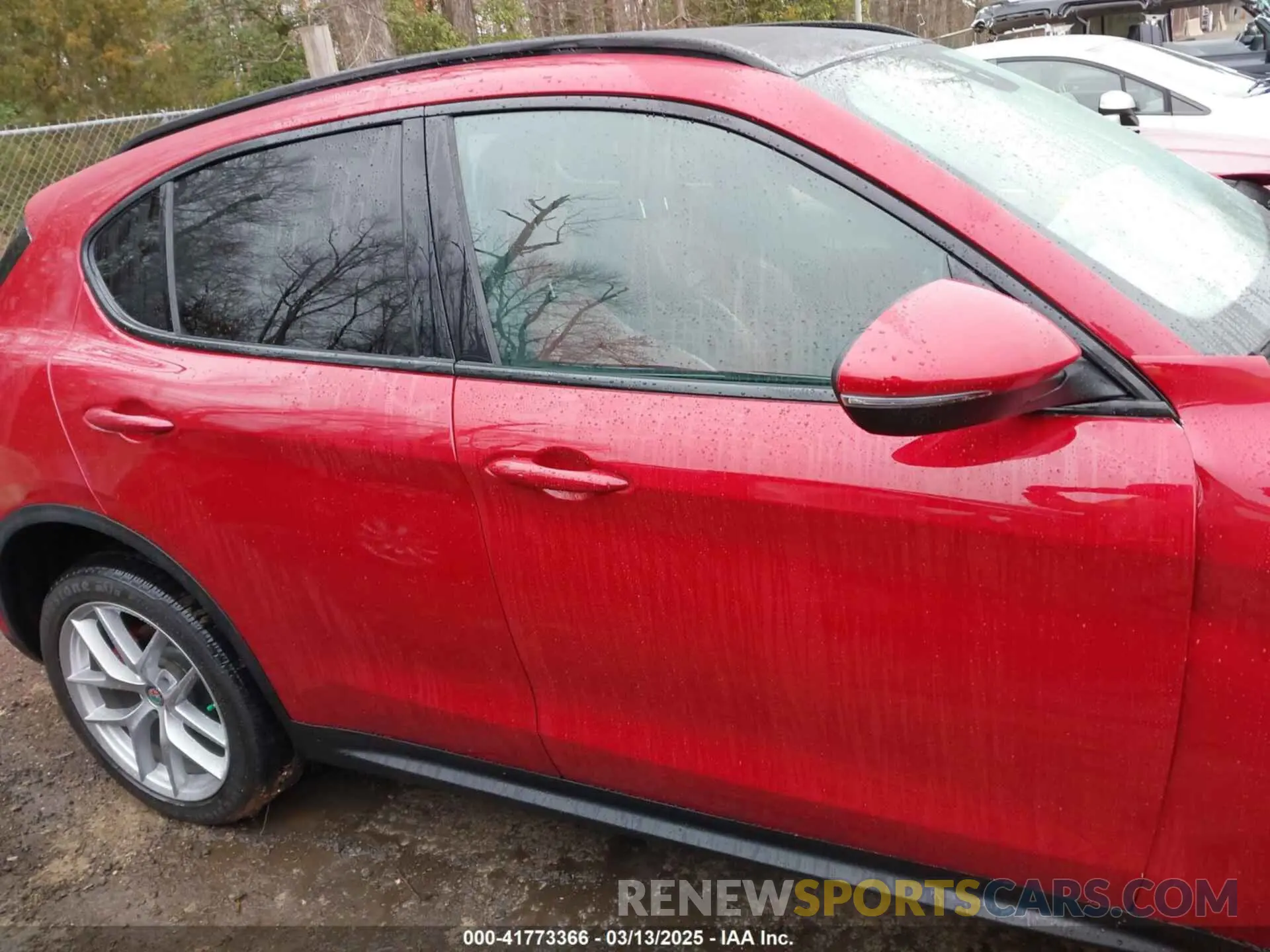 12 Photograph of a damaged car ZASPAKBNXK7C31621 ALFA ROMEO STELVIO 2019