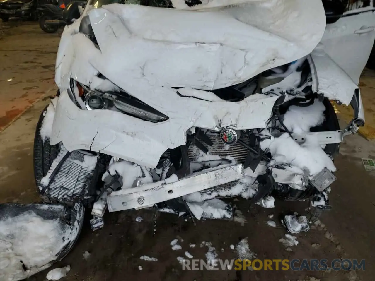11 Photograph of a damaged car ZASPAJAN0L7C74801 ALFA ROMEO STELVIO 2020