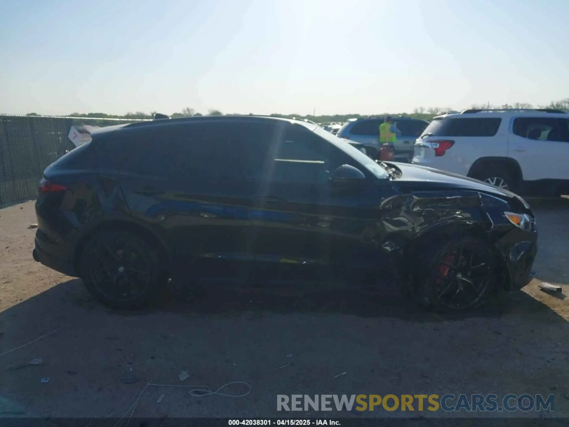 13 Photograph of a damaged car ZASPAJAN1L7C97519 ALFA ROMEO STELVIO 2020