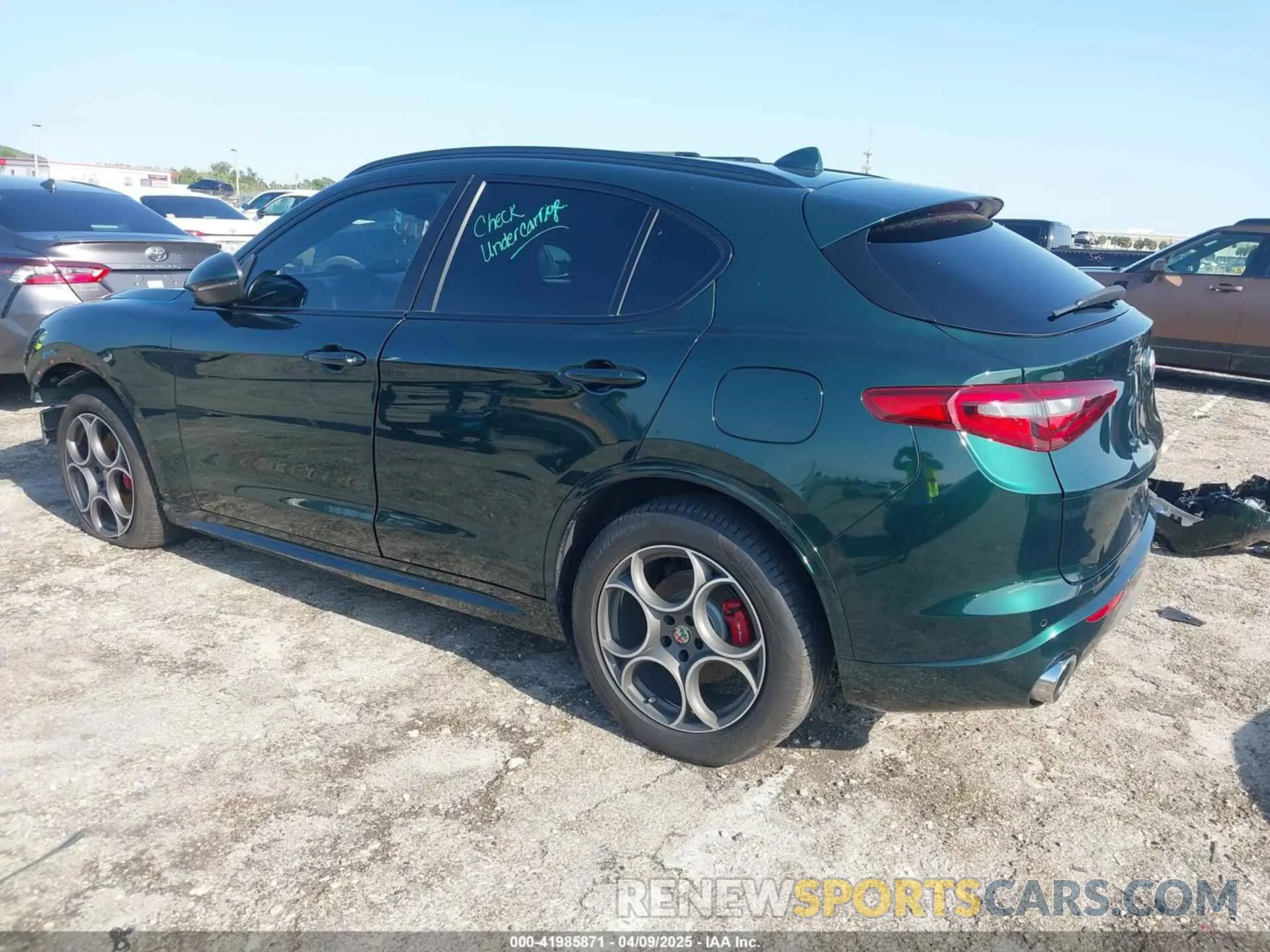 3 Photograph of a damaged car ZASPAJAN2L7C83550 ALFA ROMEO STELVIO 2020