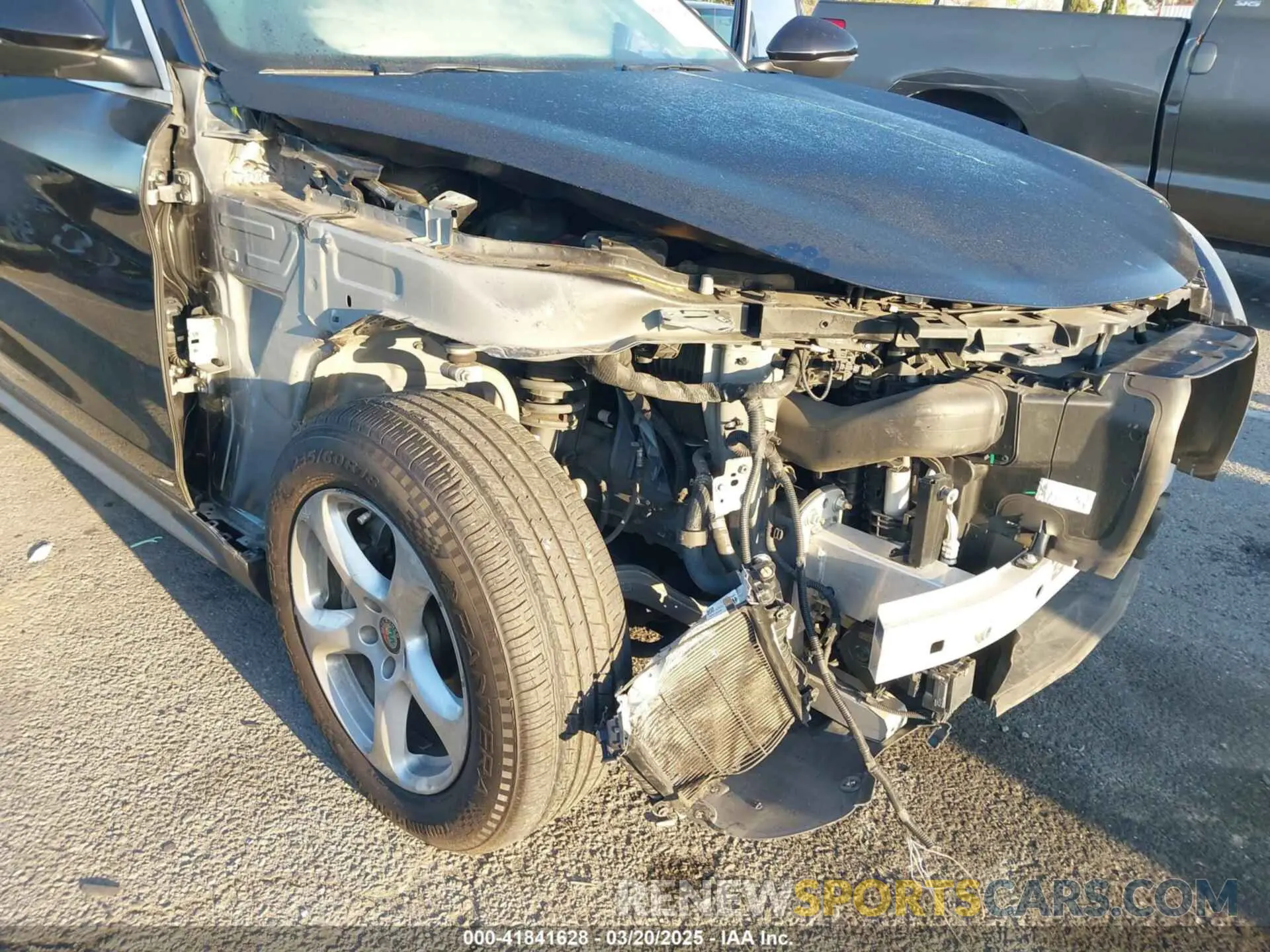 6 Photograph of a damaged car ZASPAJAN2L7C87596 ALFA ROMEO STELVIO 2020