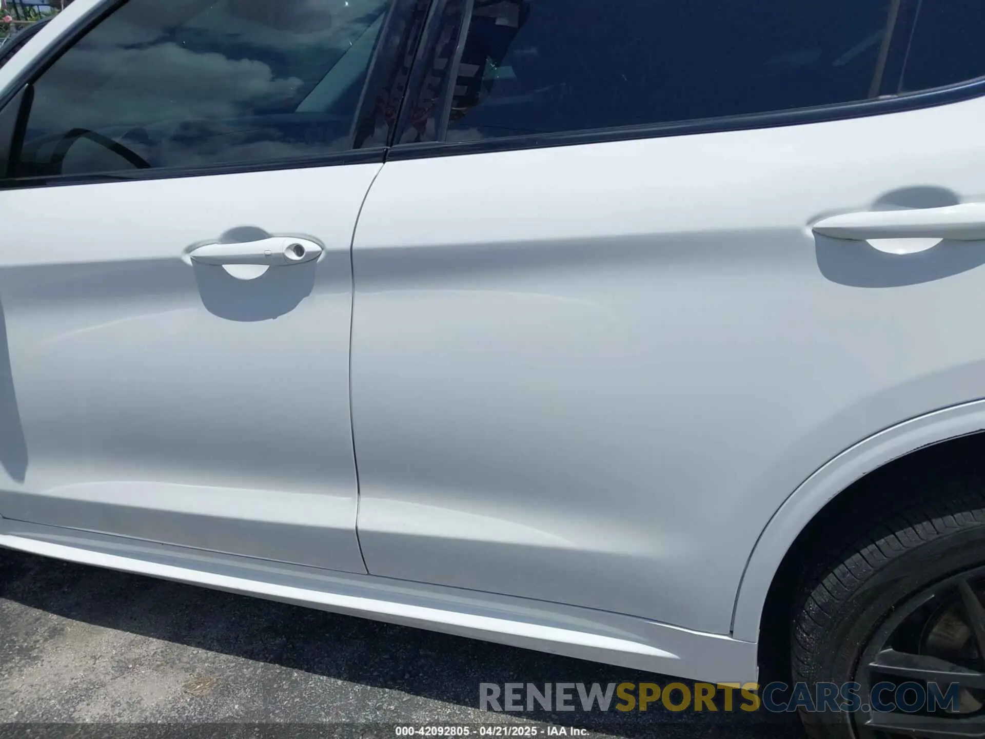 14 Photograph of a damaged car ZASPAJAN2L7C92443 ALFA ROMEO STELVIO 2020