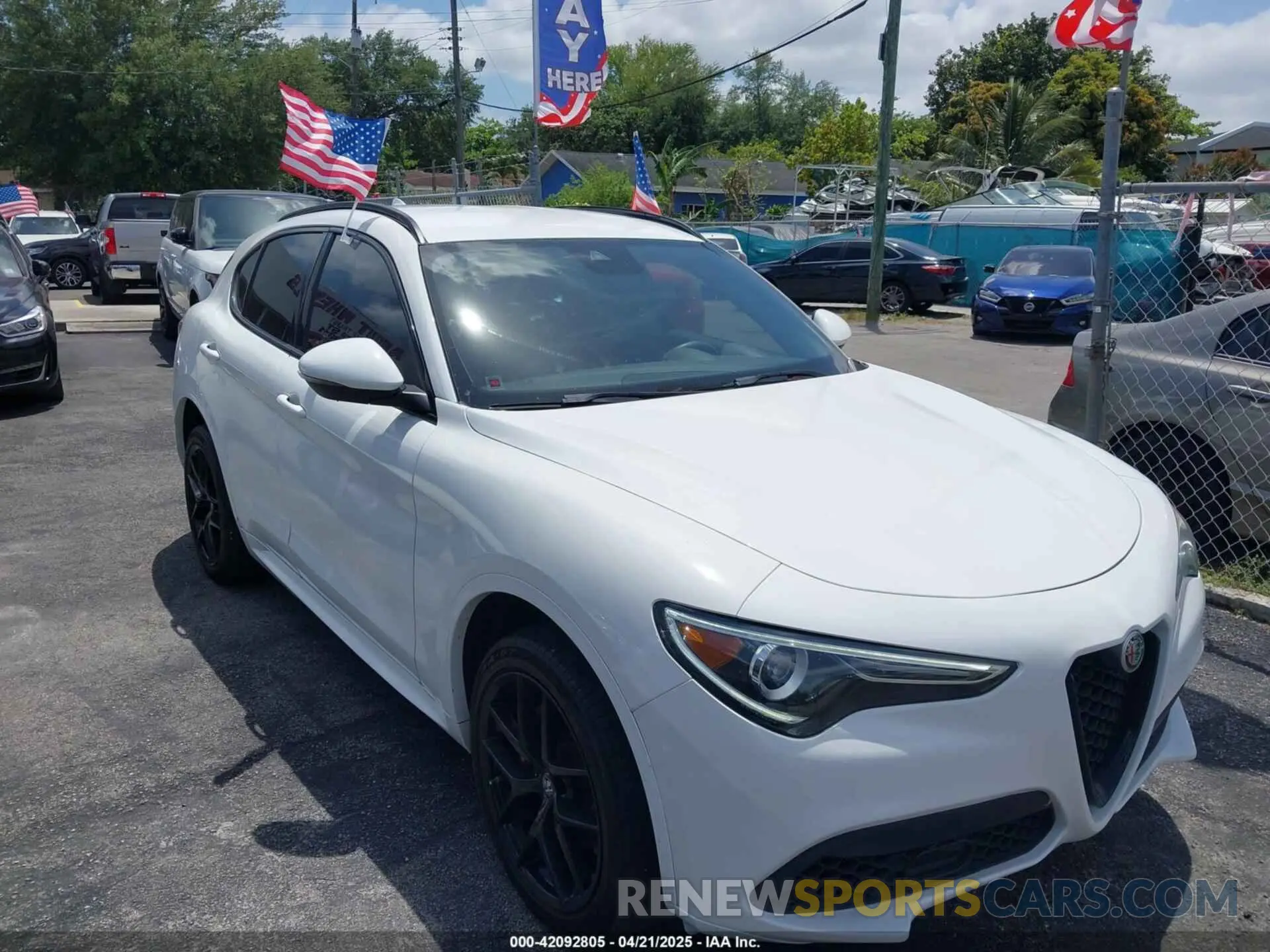 6 Photograph of a damaged car ZASPAJAN2L7C92443 ALFA ROMEO STELVIO 2020