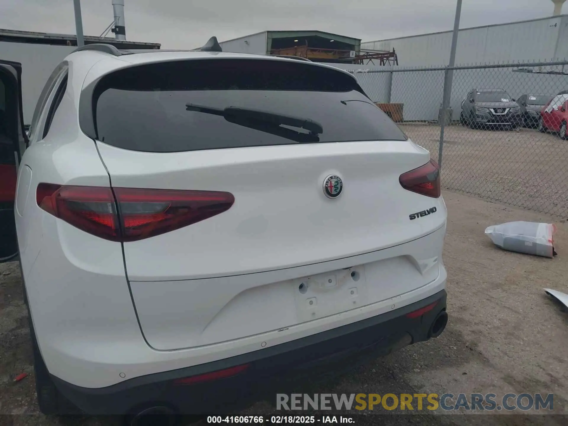 19 Photograph of a damaged car ZASPAJAN3L7C94007 ALFA ROMEO STELVIO 2020