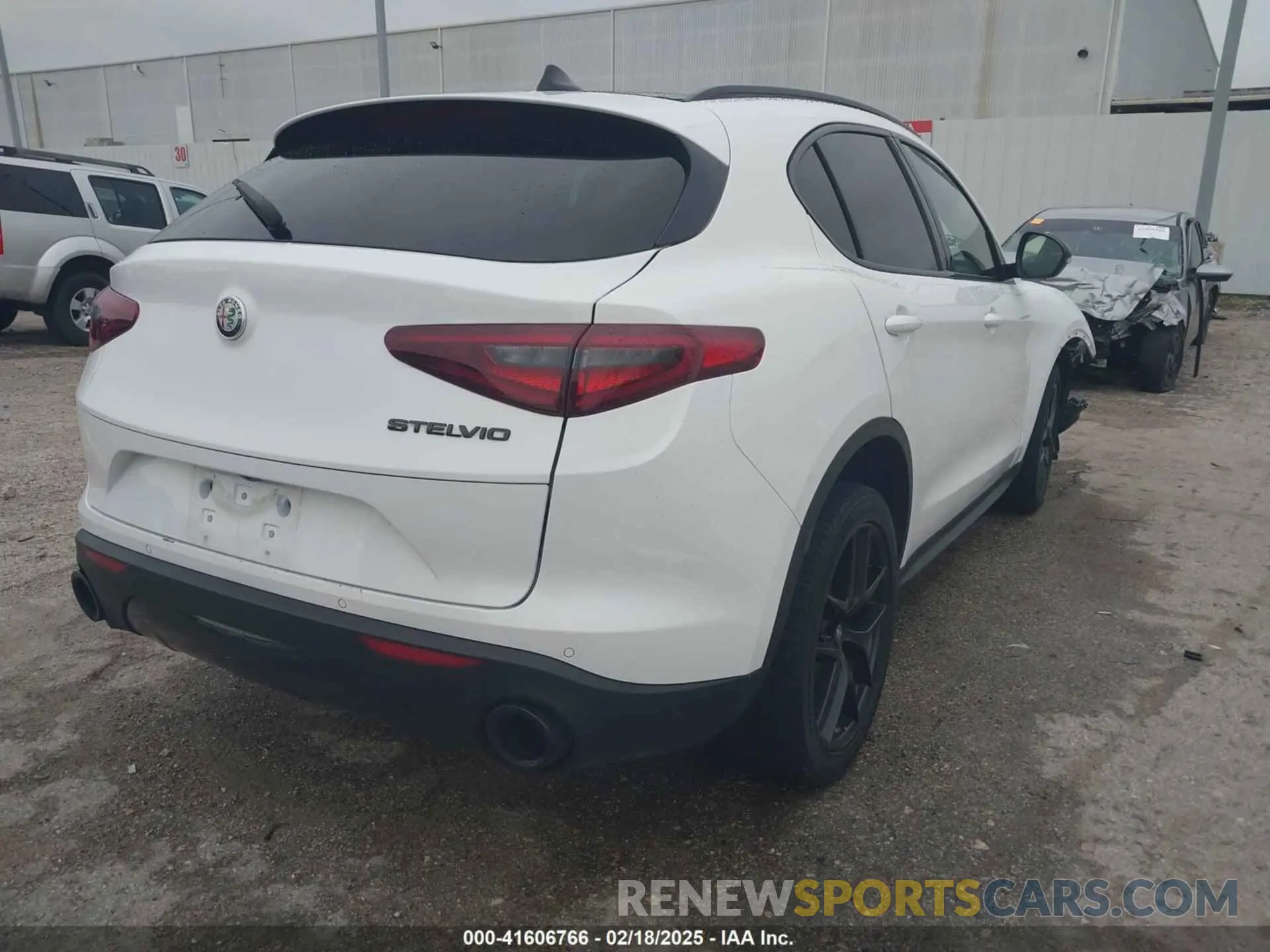 4 Photograph of a damaged car ZASPAJAN3L7C94007 ALFA ROMEO STELVIO 2020
