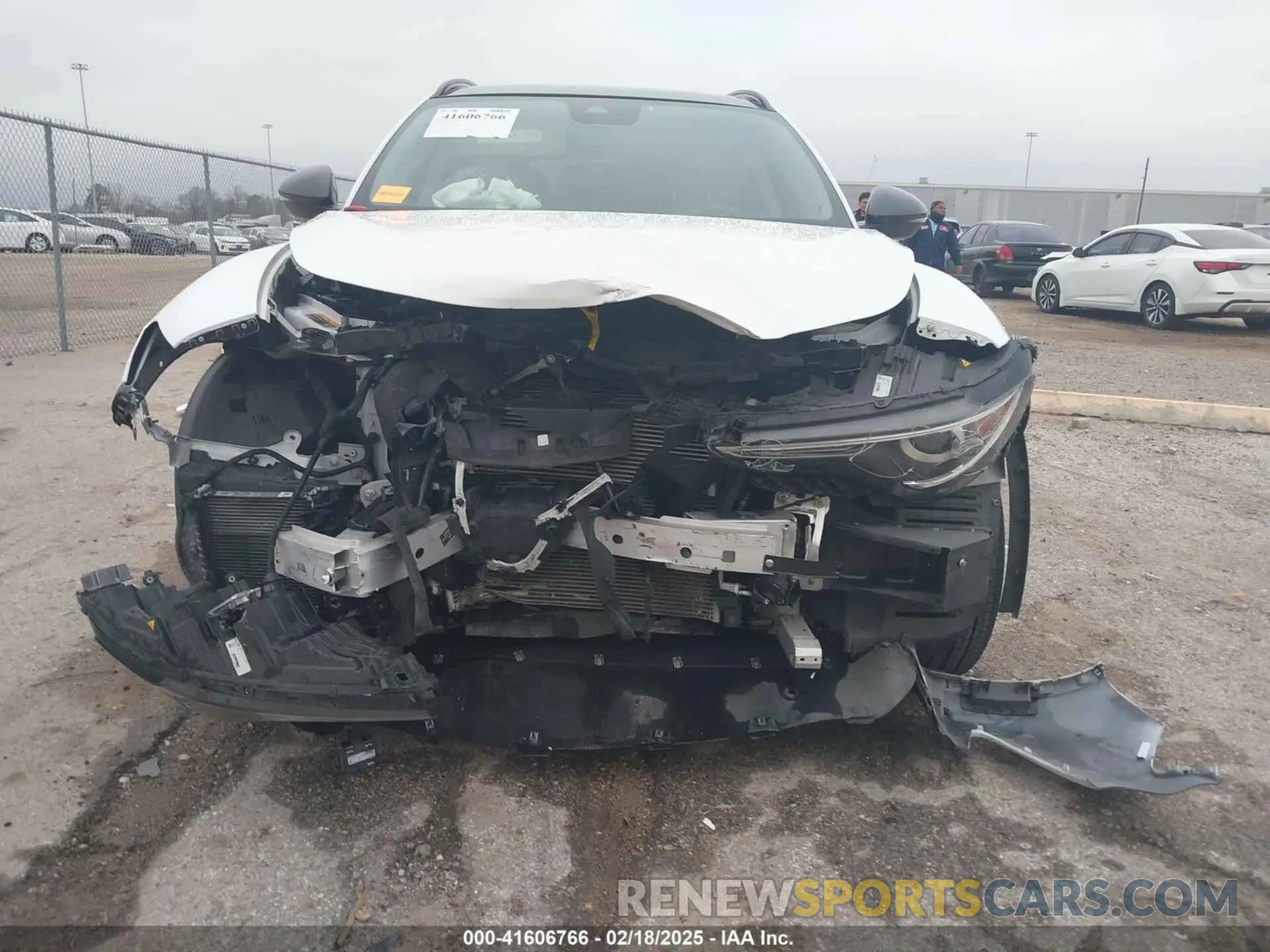 6 Photograph of a damaged car ZASPAJAN3L7C94007 ALFA ROMEO STELVIO 2020