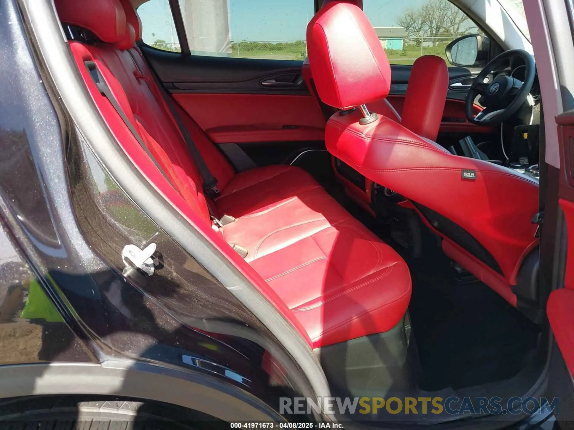 8 Photograph of a damaged car ZASPAJAN5L7C91383 ALFA ROMEO STELVIO 2020