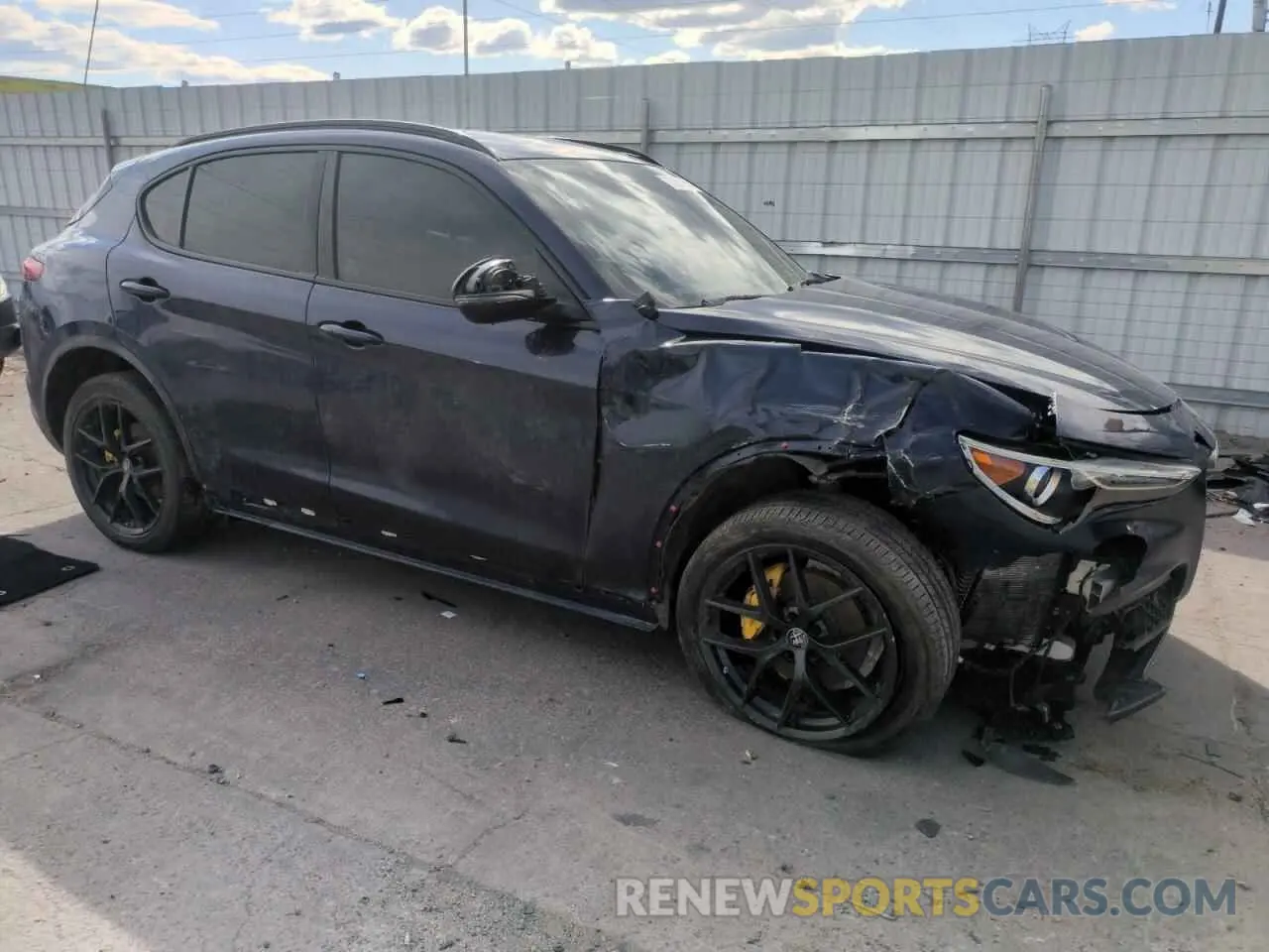 4 Photograph of a damaged car ZASPAKAN2L7C86986 ALFA ROMEO STELVIO 2020