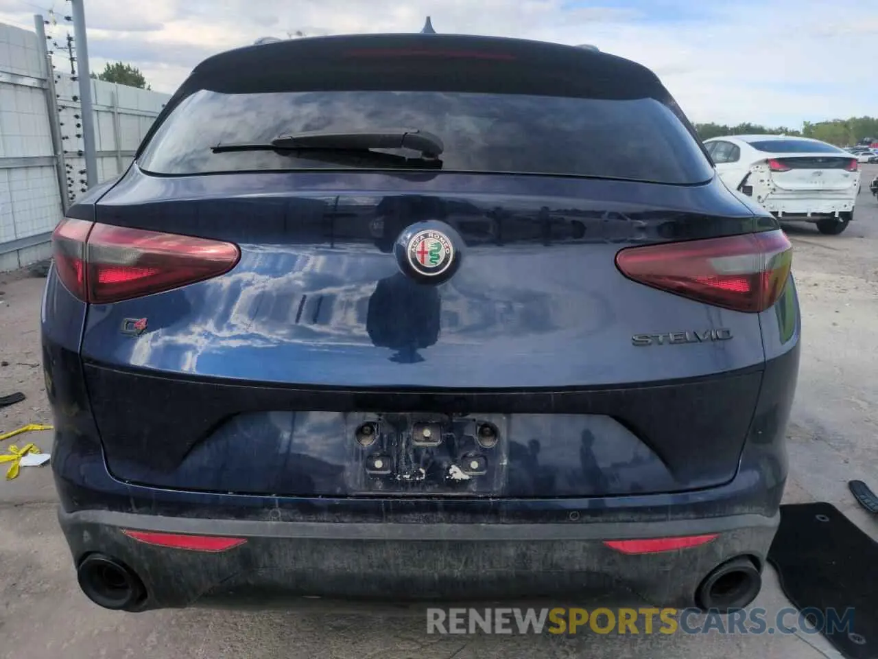 6 Photograph of a damaged car ZASPAKAN2L7C86986 ALFA ROMEO STELVIO 2020