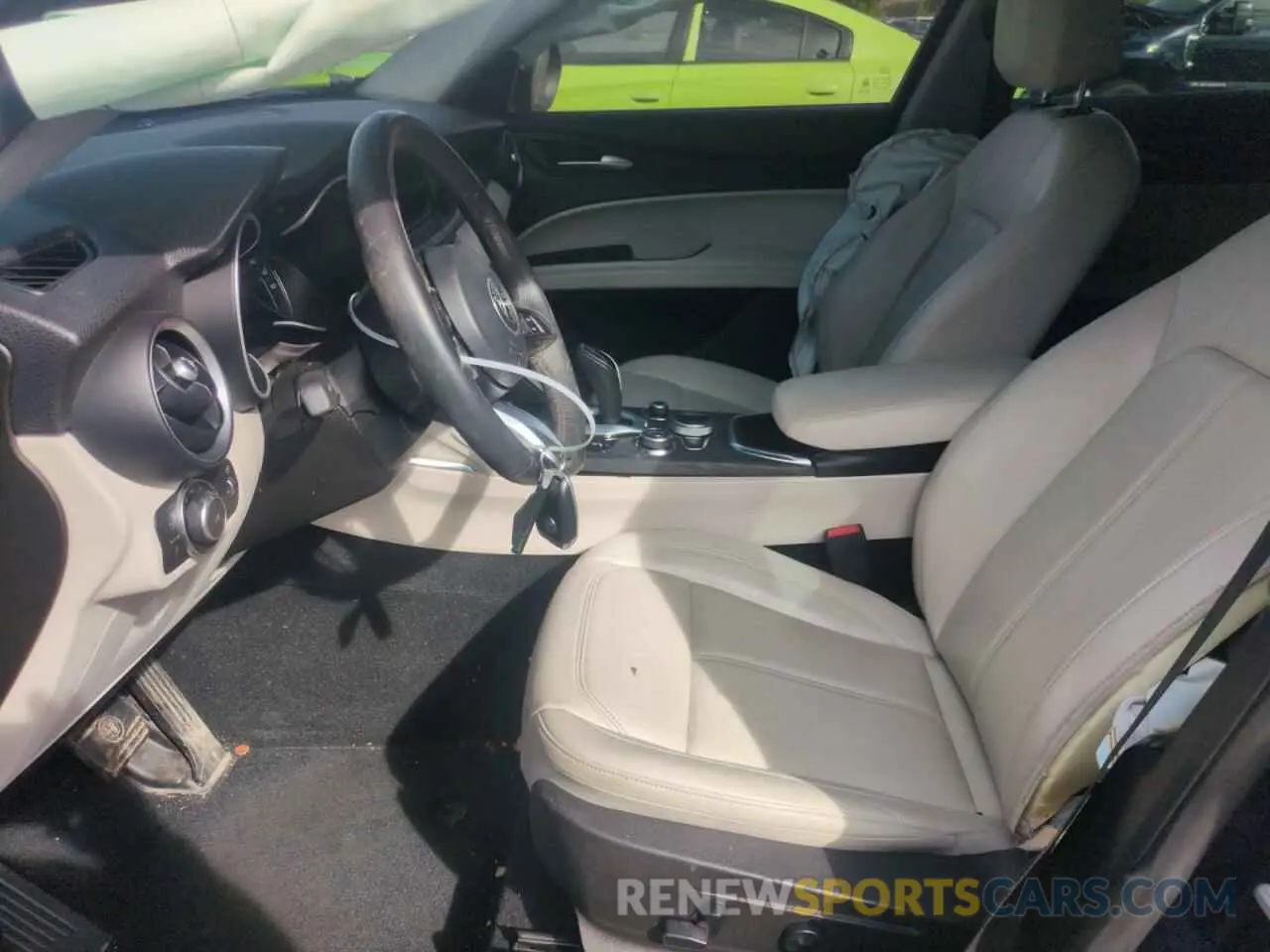 7 Photograph of a damaged car ZASPAKAN2L7C86986 ALFA ROMEO STELVIO 2020