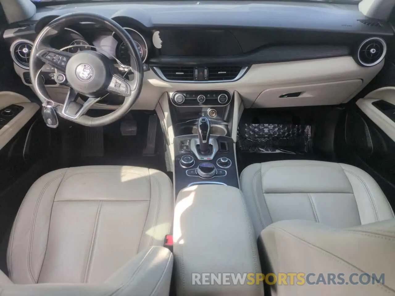 8 Photograph of a damaged car ZASPAKAN2L7C86986 ALFA ROMEO STELVIO 2020
