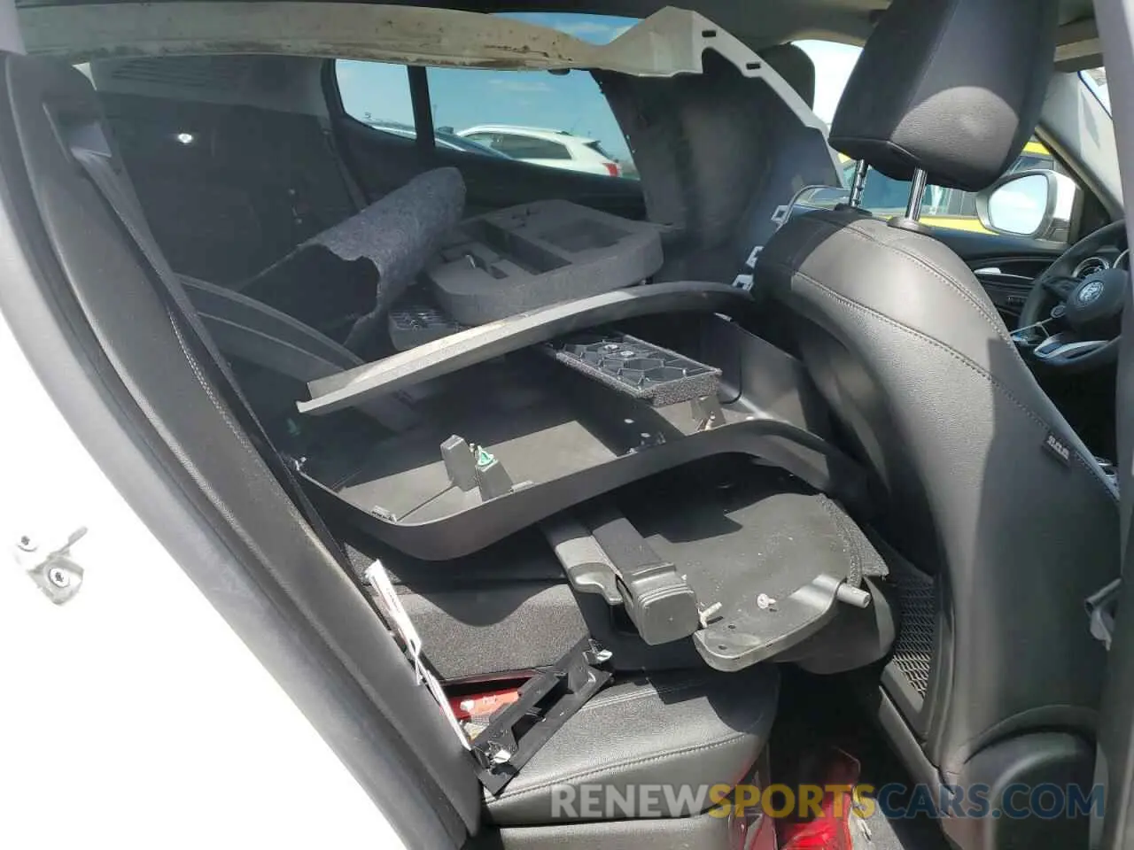 10 Photograph of a damaged car ZASPAKAN5L7C84472 ALFA ROMEO STELVIO 2020