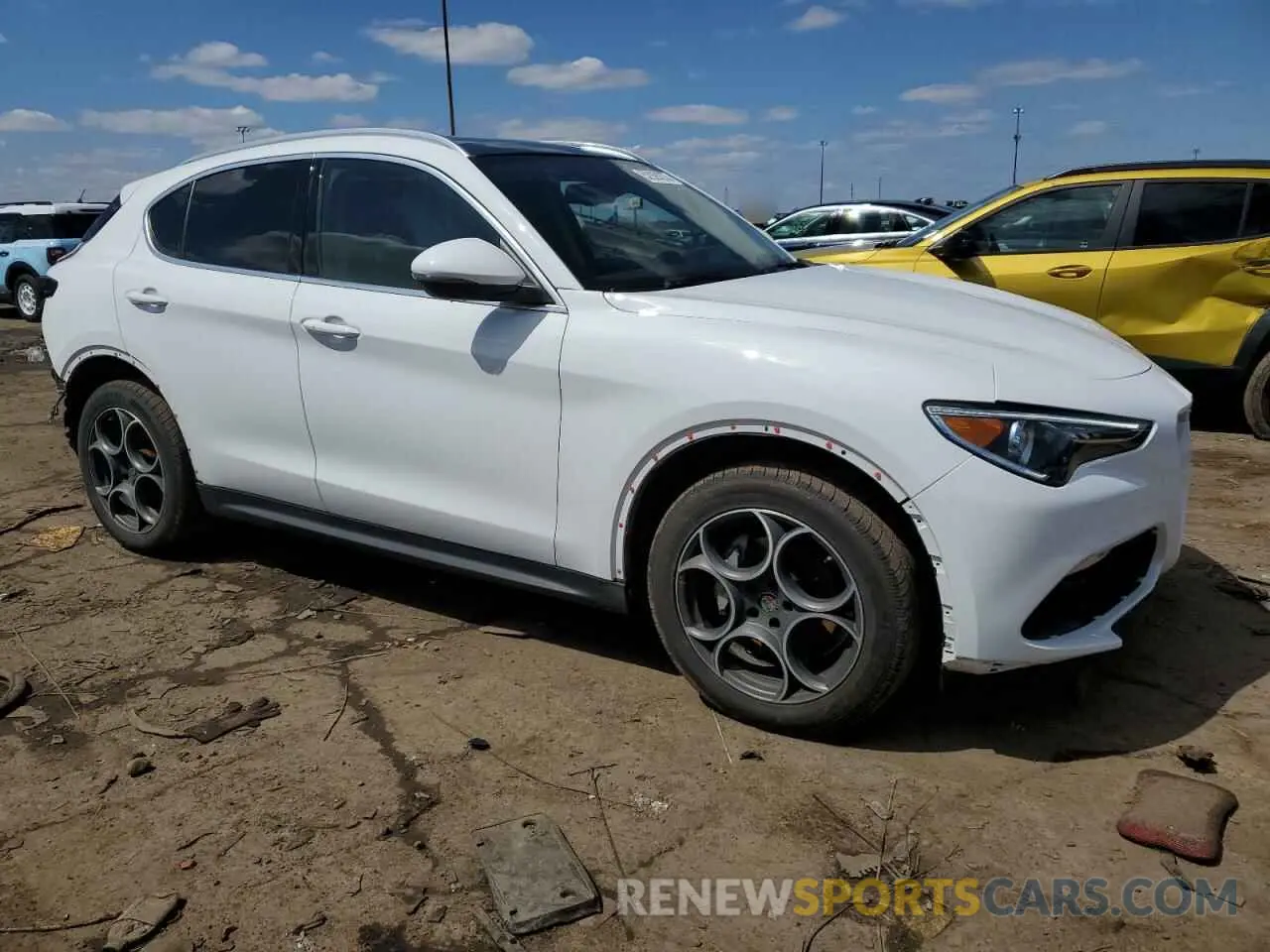4 Photograph of a damaged car ZASPAKAN5L7C84472 ALFA ROMEO STELVIO 2020