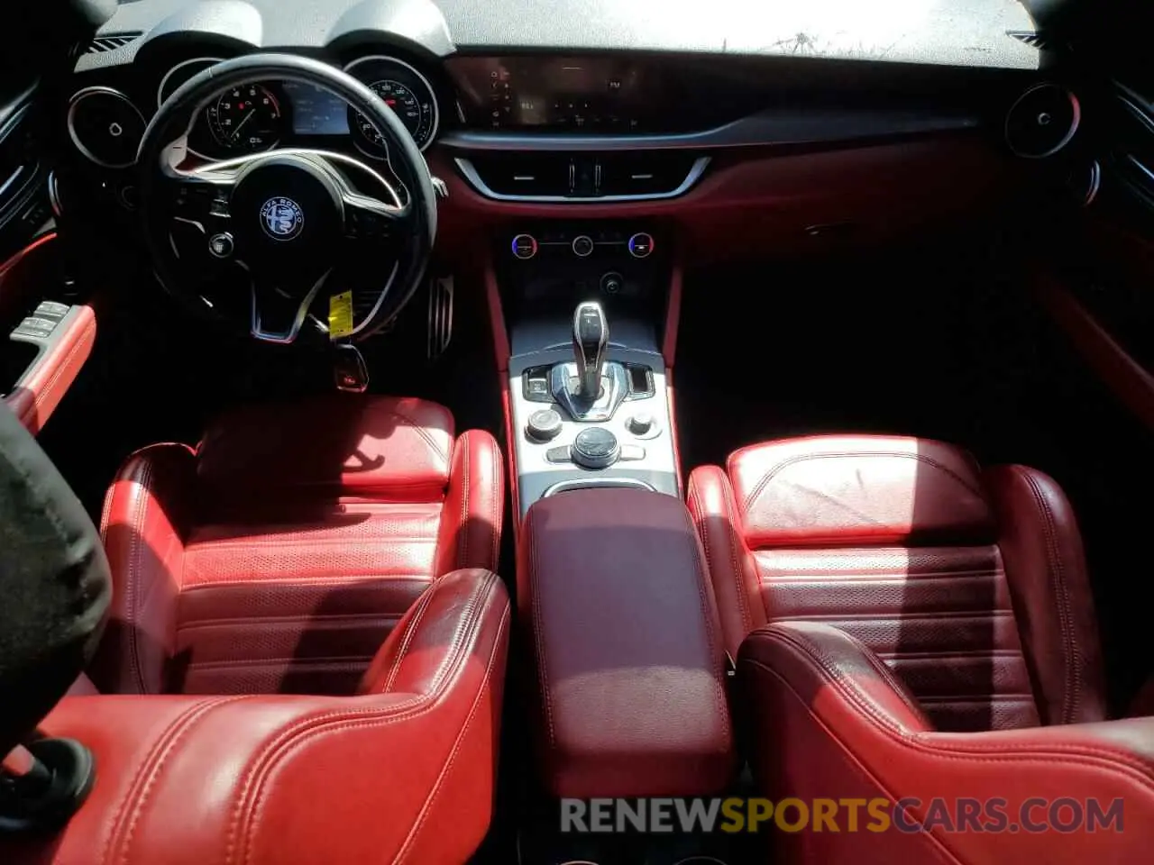 8 Photograph of a damaged car ZASPAKBN6L7C75472 ALFA ROMEO STELVIO 2020