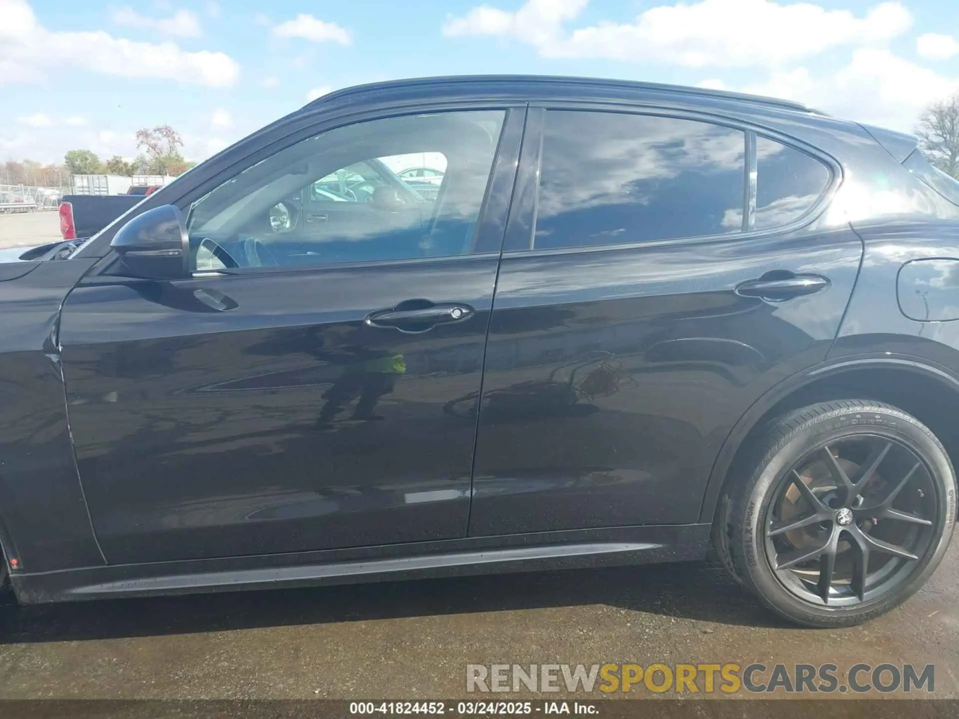 14 Photograph of a damaged car ZASPAKBN7L7C92393 ALFA ROMEO STELVIO 2020