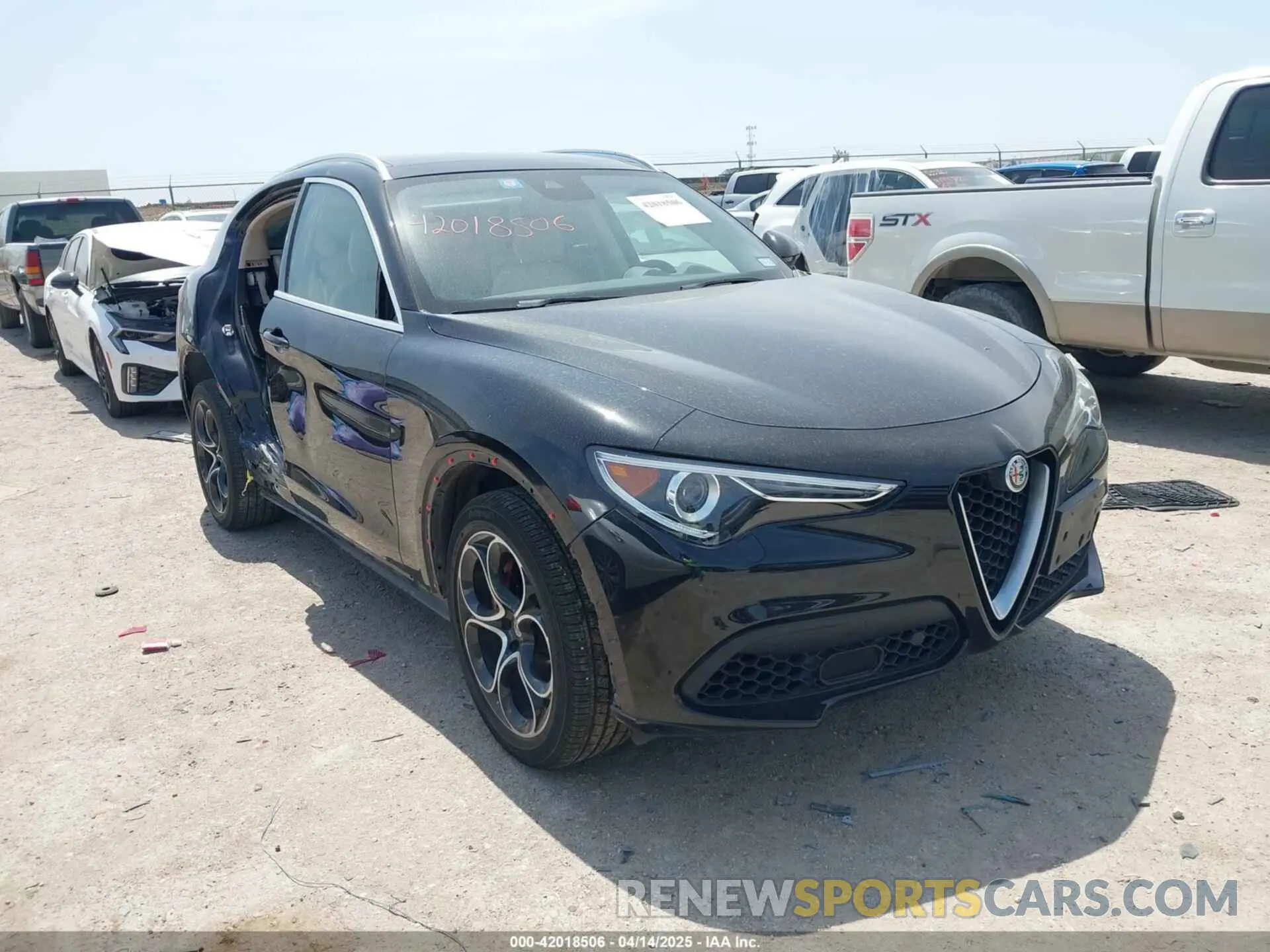 1 Photograph of a damaged car ZASPAKBN8L7C95979 ALFA ROMEO STELVIO 2020