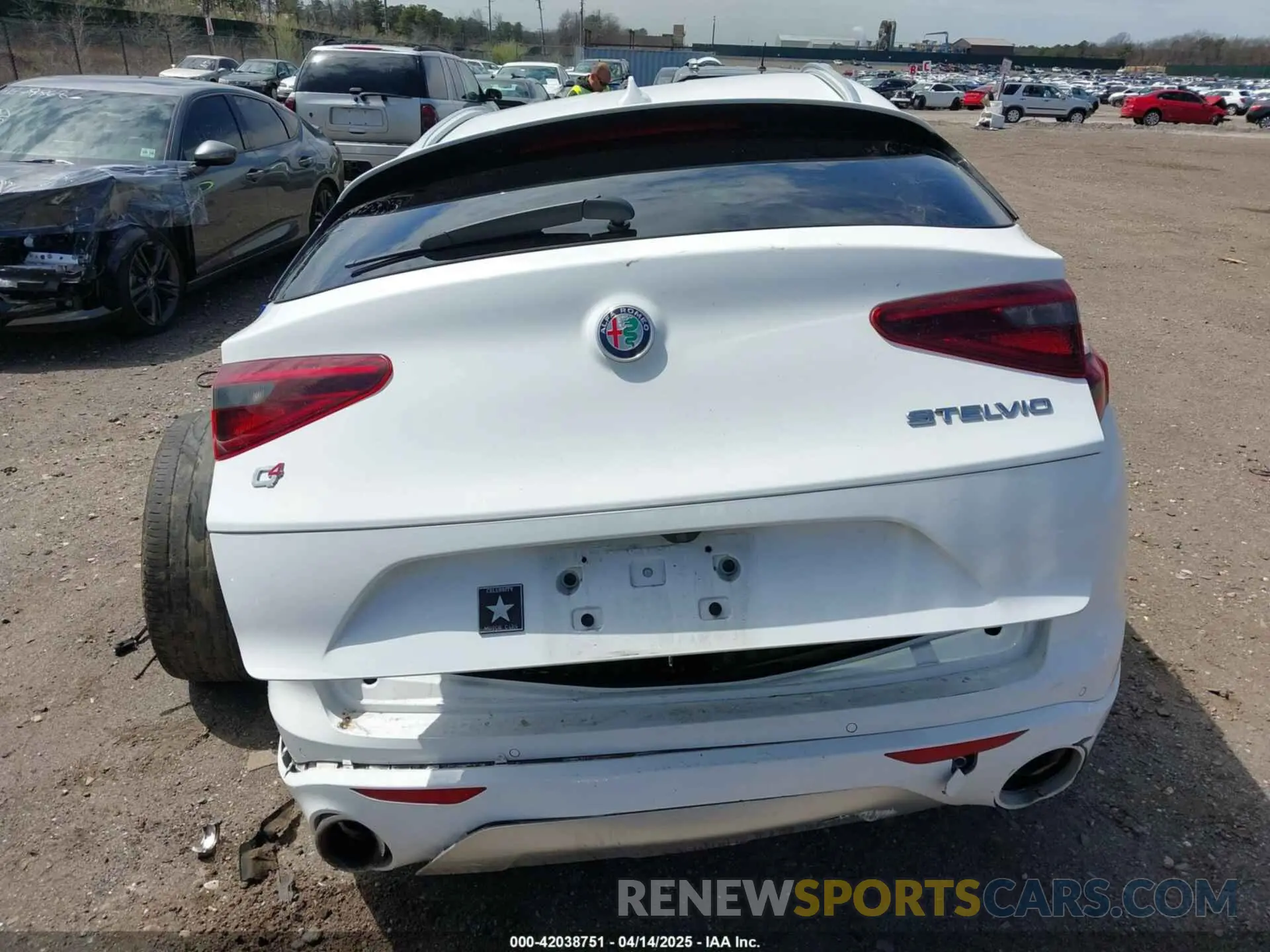 15 Photograph of a damaged car ZASPAKBN9L7C76146 ALFA ROMEO STELVIO 2020