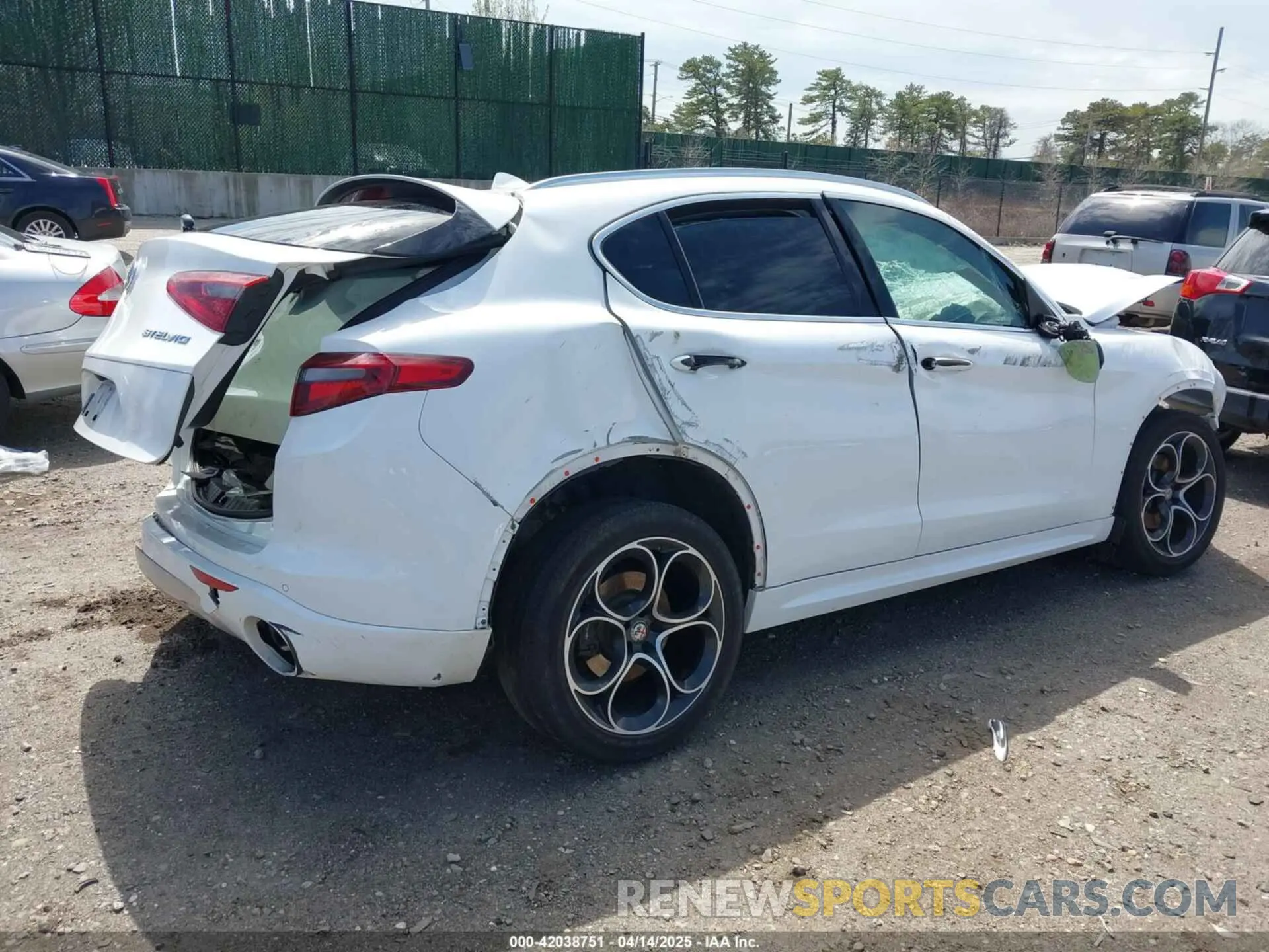 4 Photograph of a damaged car ZASPAKBN9L7C76146 ALFA ROMEO STELVIO 2020