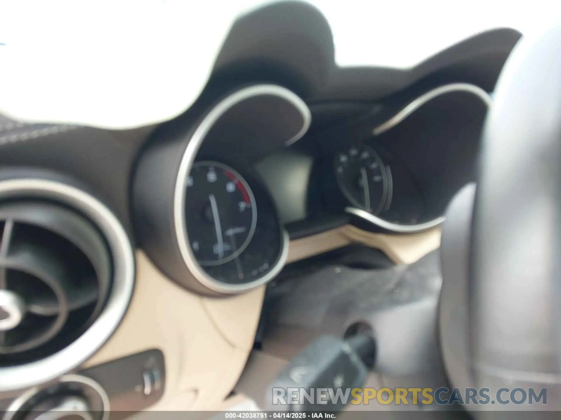 7 Photograph of a damaged car ZASPAKBN9L7C76146 ALFA ROMEO STELVIO 2020