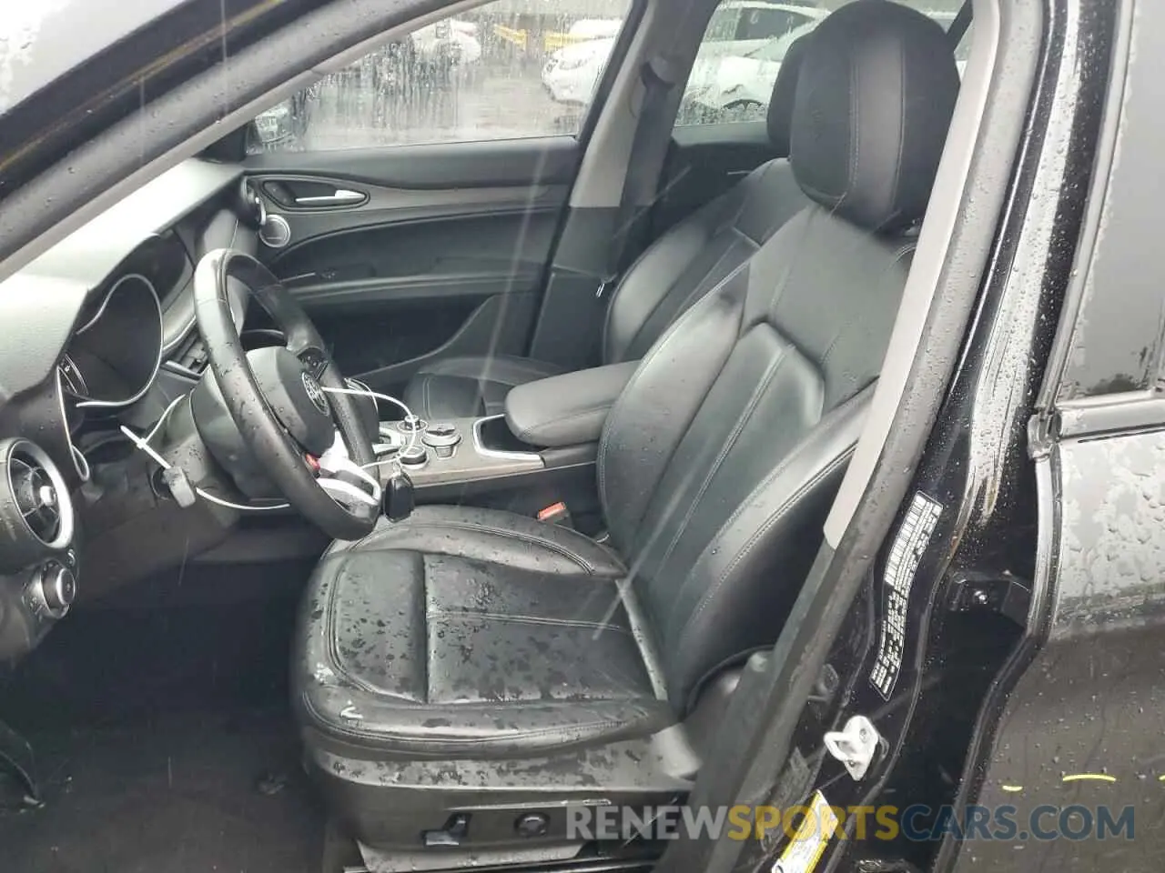 7 Photograph of a damaged car ZASPAKBN9L7C94128 ALFA ROMEO STELVIO 2020