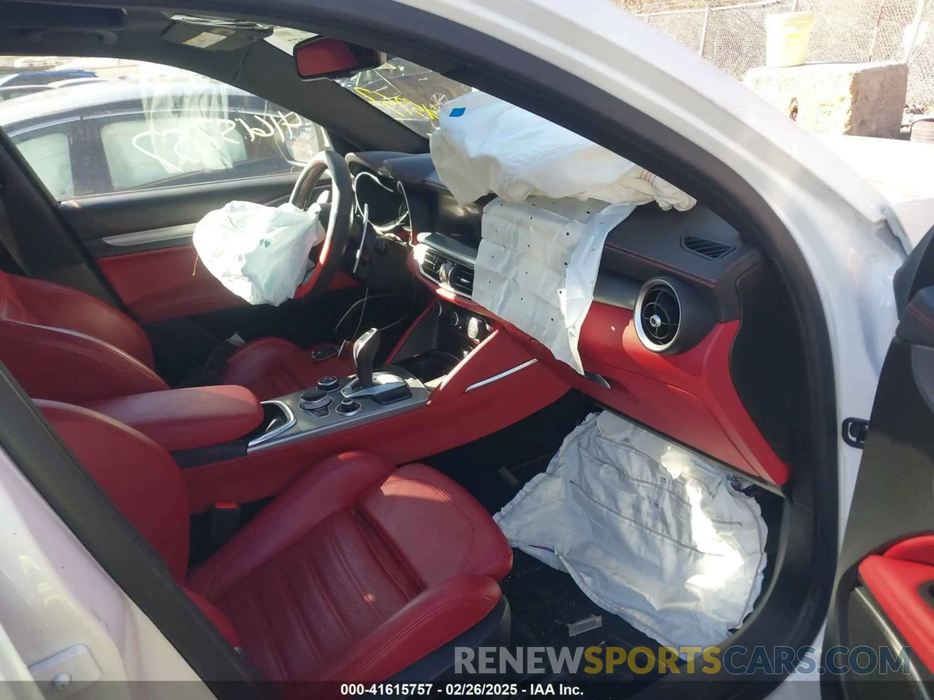 5 Photograph of a damaged car ZASPAKBNXL7C91738 ALFA ROMEO STELVIO 2020