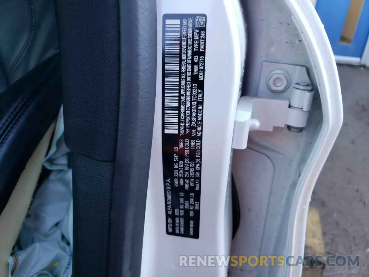 12 Photograph of a damaged car ZASPAKBNXL7C93313 ALFA ROMEO STELVIO 2020