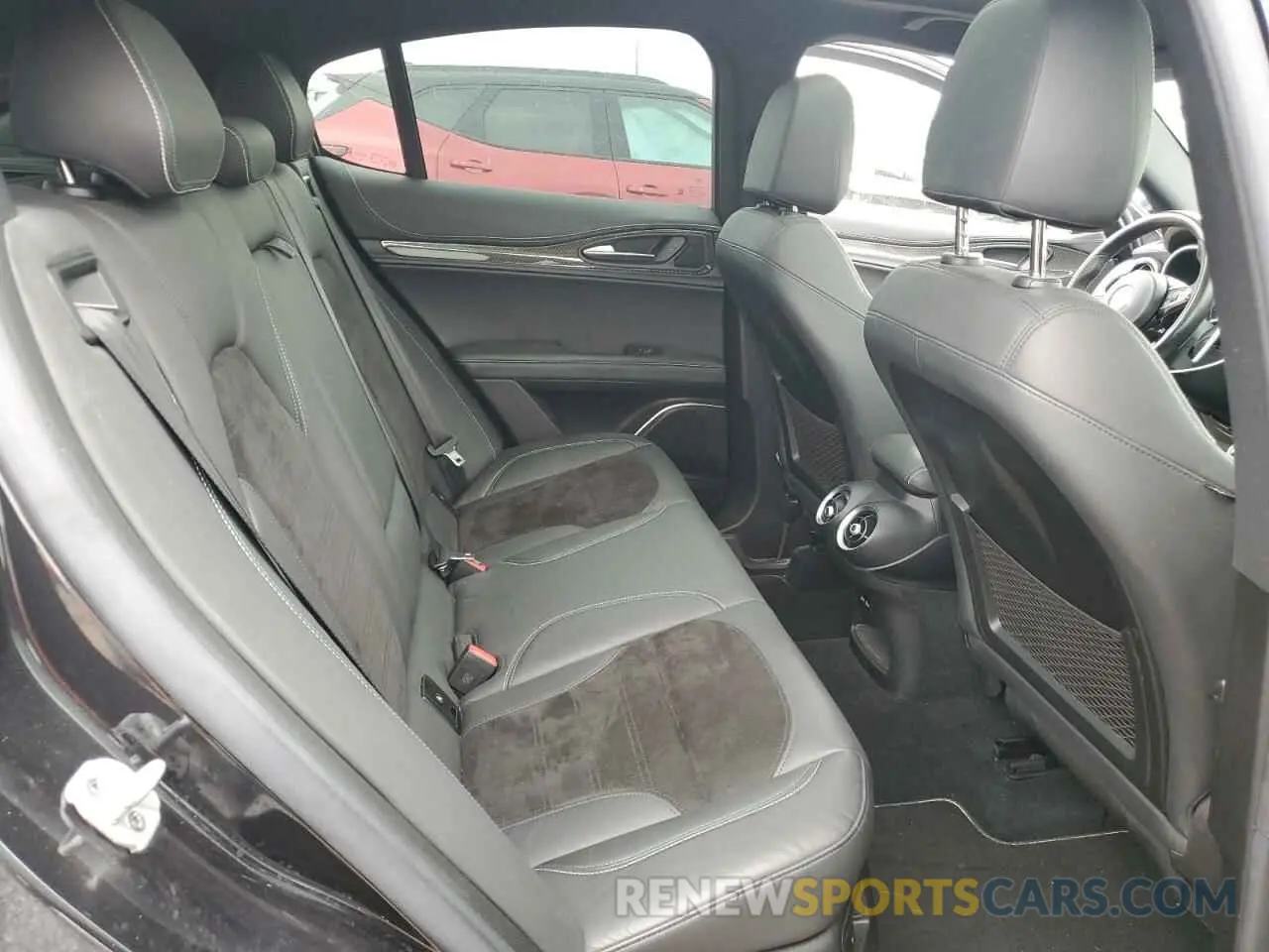 11 Photograph of a damaged car ZASPAKEV3L7C76638 ALFA ROMEO STELVIO 2020