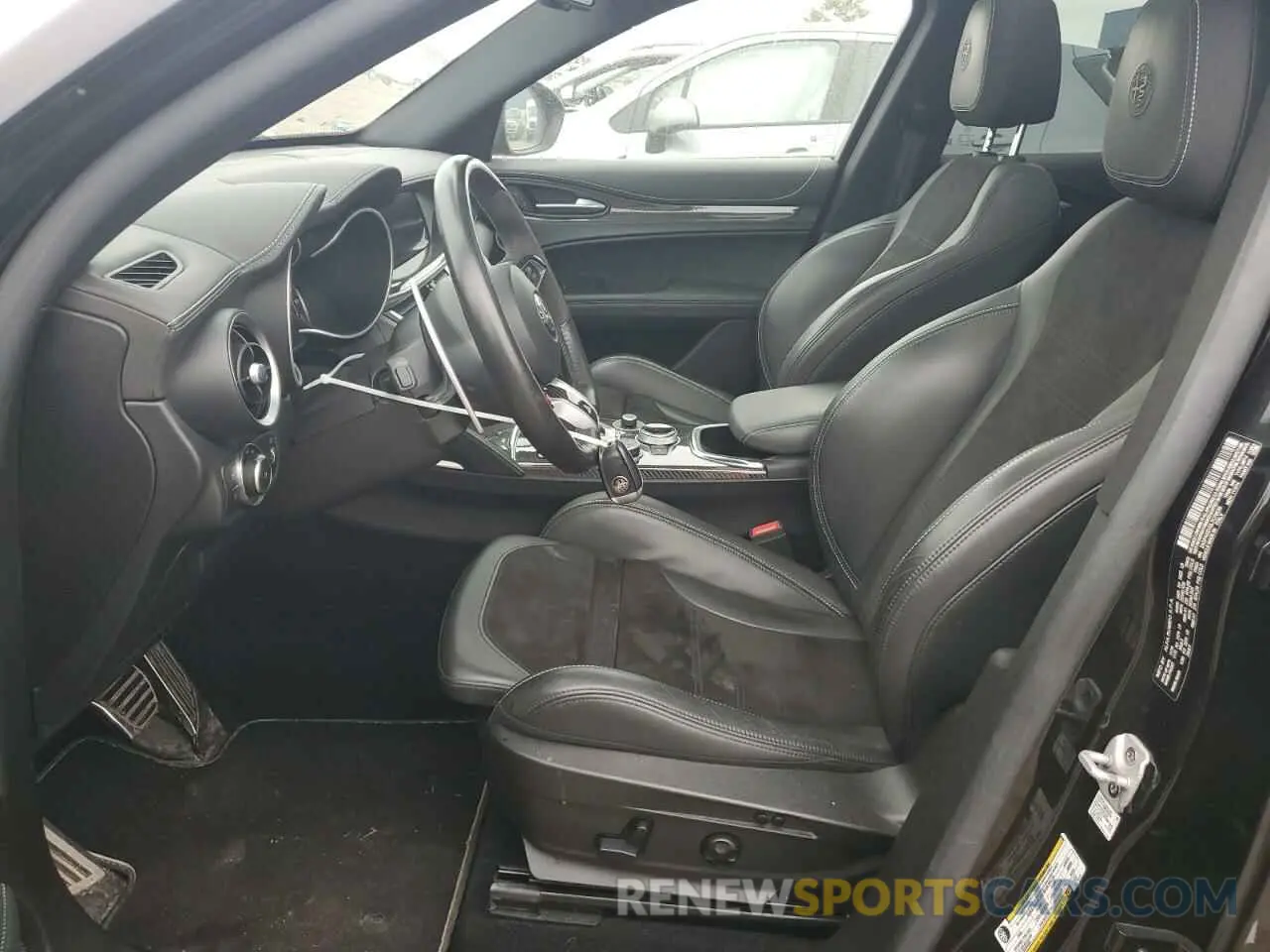 7 Photograph of a damaged car ZASPAKEV3L7C76638 ALFA ROMEO STELVIO 2020