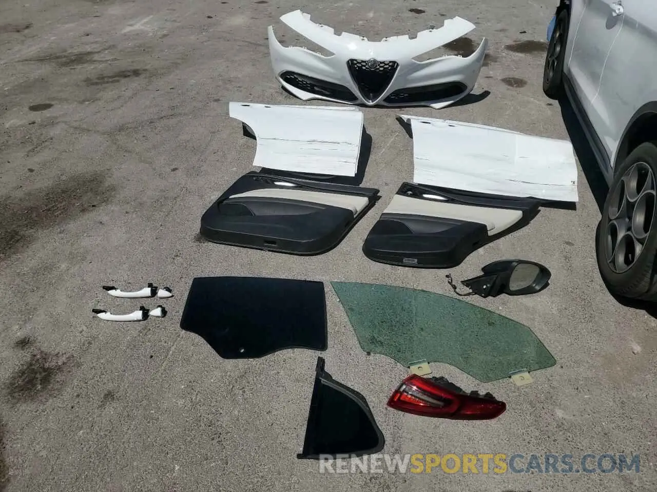 13 Photograph of a damaged car ZASPAJAN3M7C99676 ALFA ROMEO STELVIO 2021