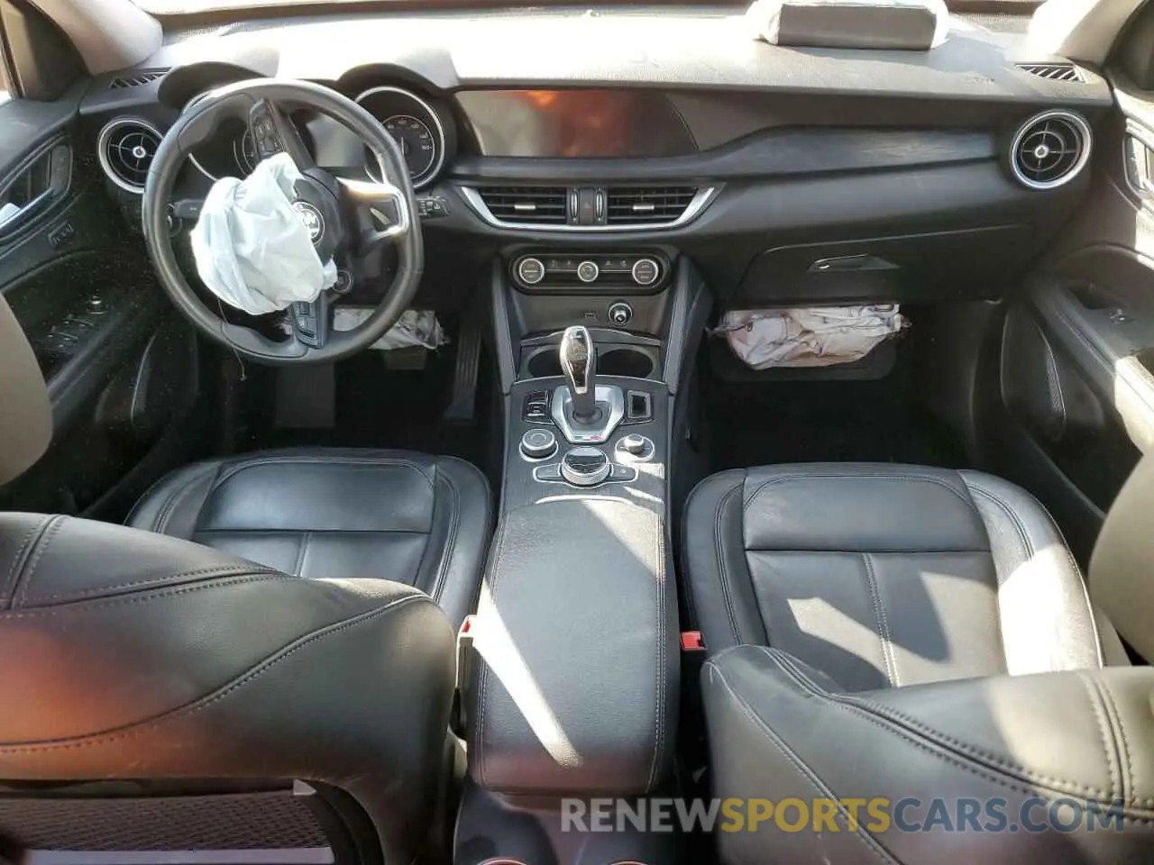 8 Photograph of a damaged car ZASPAJAN3M7D00065 ALFA ROMEO STELVIO 2021