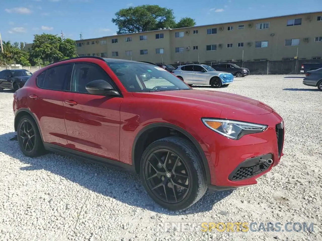 4 Photograph of a damaged car ZASPAJAN8M7C99608 ALFA ROMEO STELVIO 2021