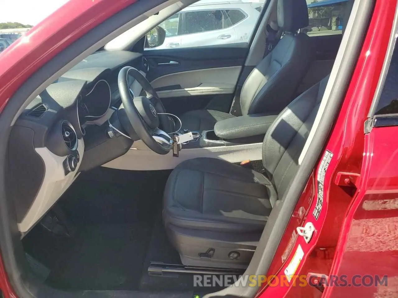 7 Photograph of a damaged car ZASPAJAN8M7C99608 ALFA ROMEO STELVIO 2021