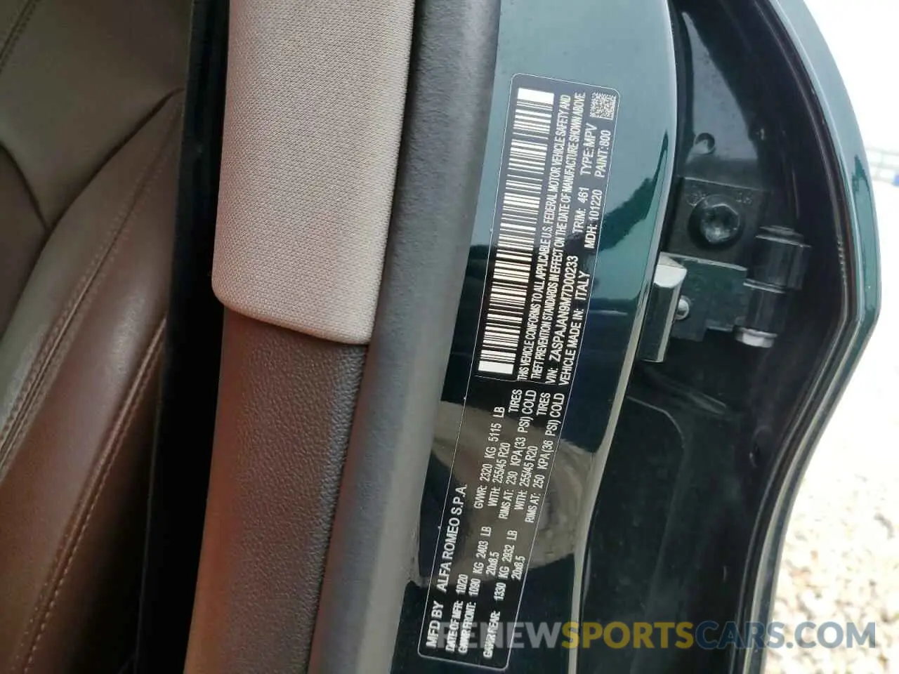 13 Photograph of a damaged car ZASPAJAN9M7D00233 ALFA ROMEO STELVIO 2021