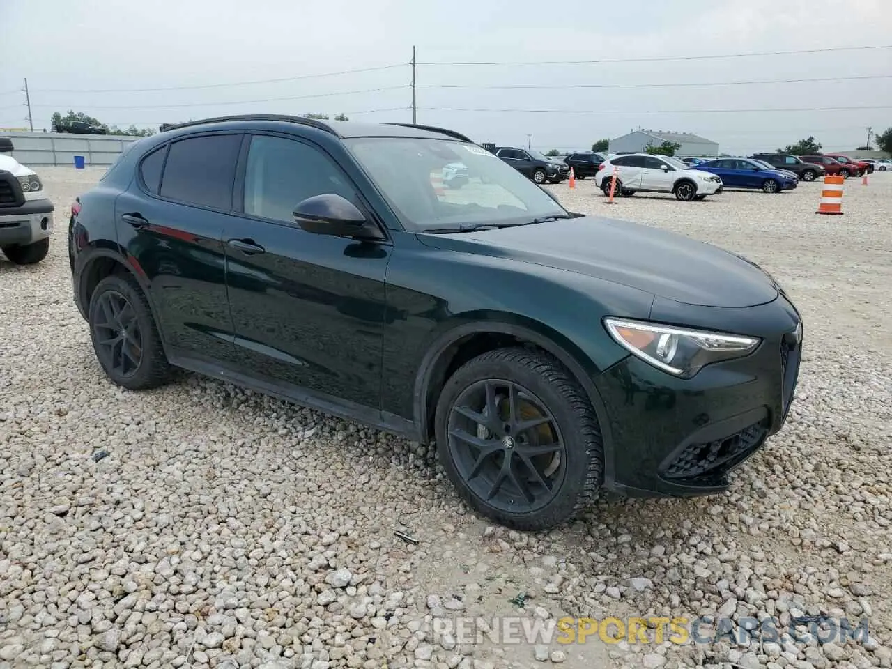 4 Photograph of a damaged car ZASPAJAN9M7D00233 ALFA ROMEO STELVIO 2021