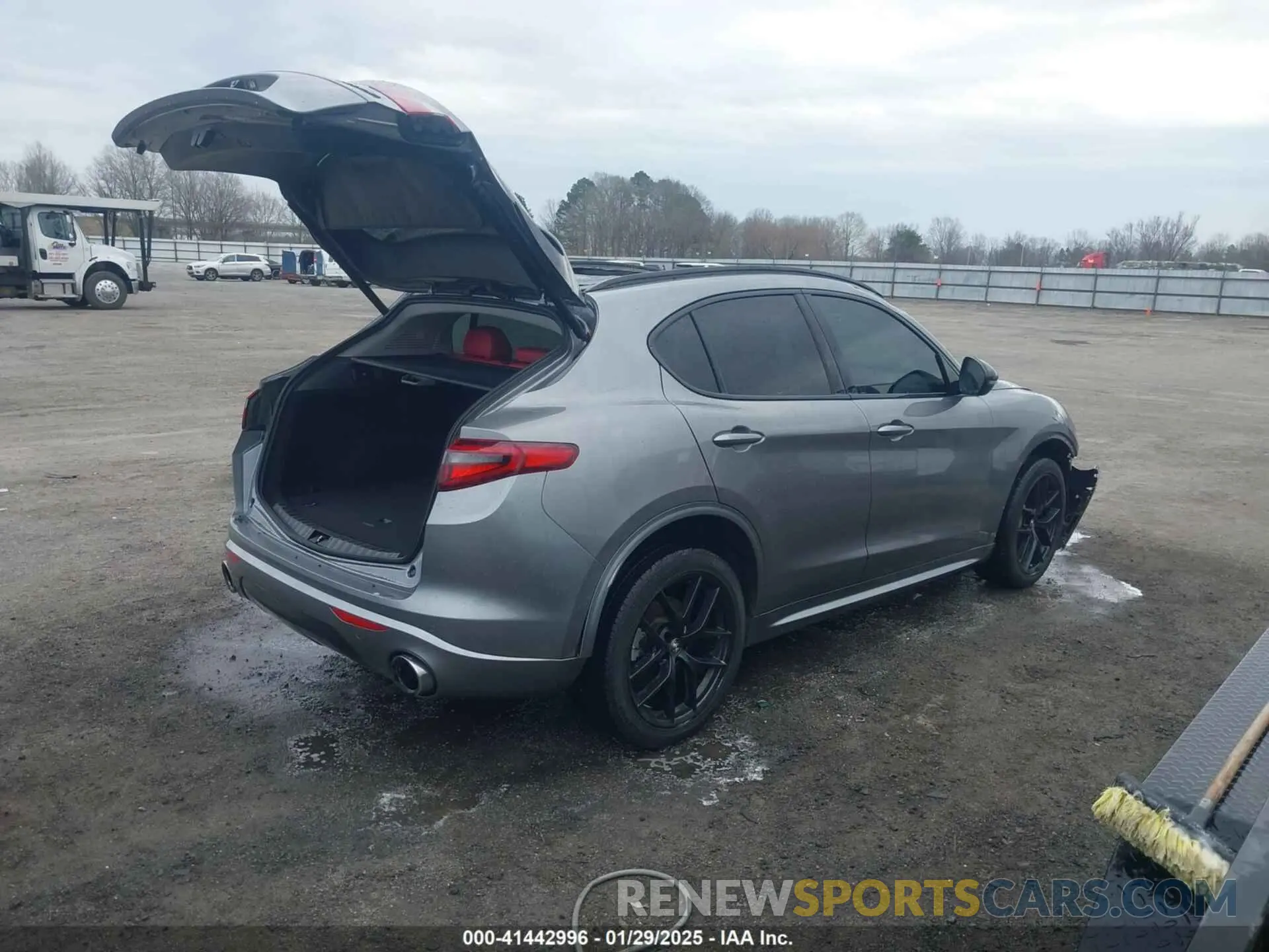 4 Photograph of a damaged car ZASPAKBN0M7D15255 ALFA ROMEO STELVIO 2021