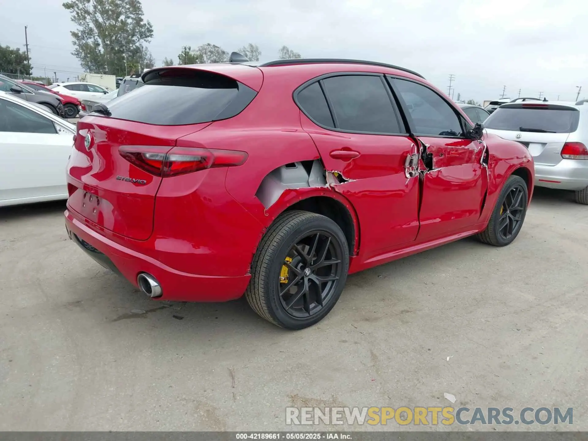 4 Photograph of a damaged car ZASPAKBN5M7D09578 ALFA ROMEO STELVIO 2021