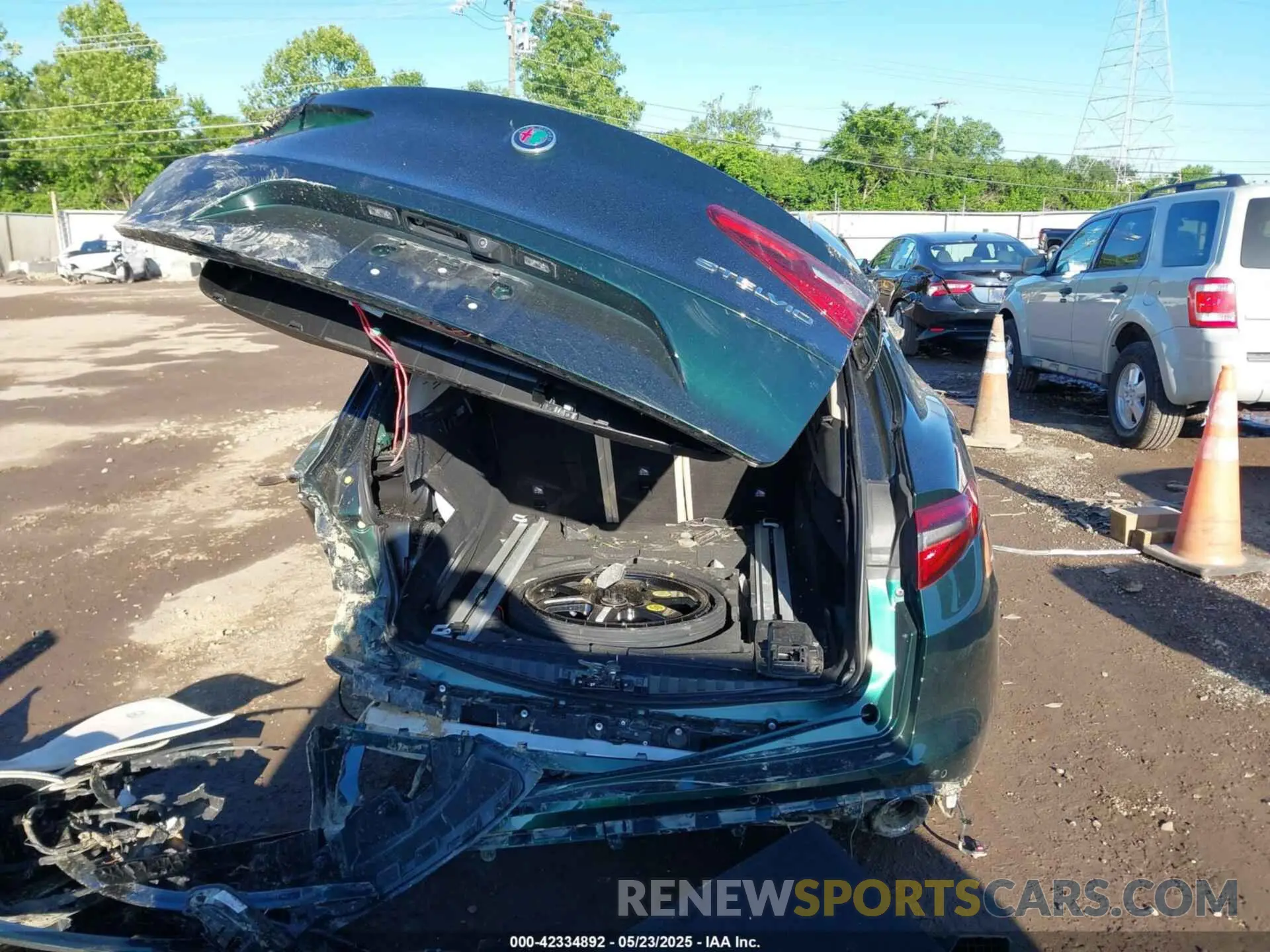 16 Photograph of a damaged car ZASPAKBN6M7D09394 ALFA ROMEO STELVIO 2021