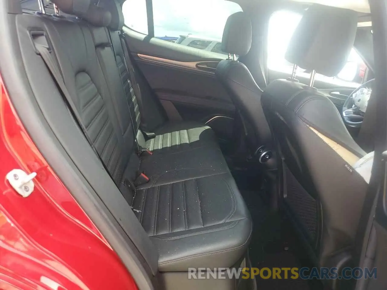 11 Photograph of a damaged car ZASPAKBN8M7D01376 ALFA ROMEO STELVIO 2021
