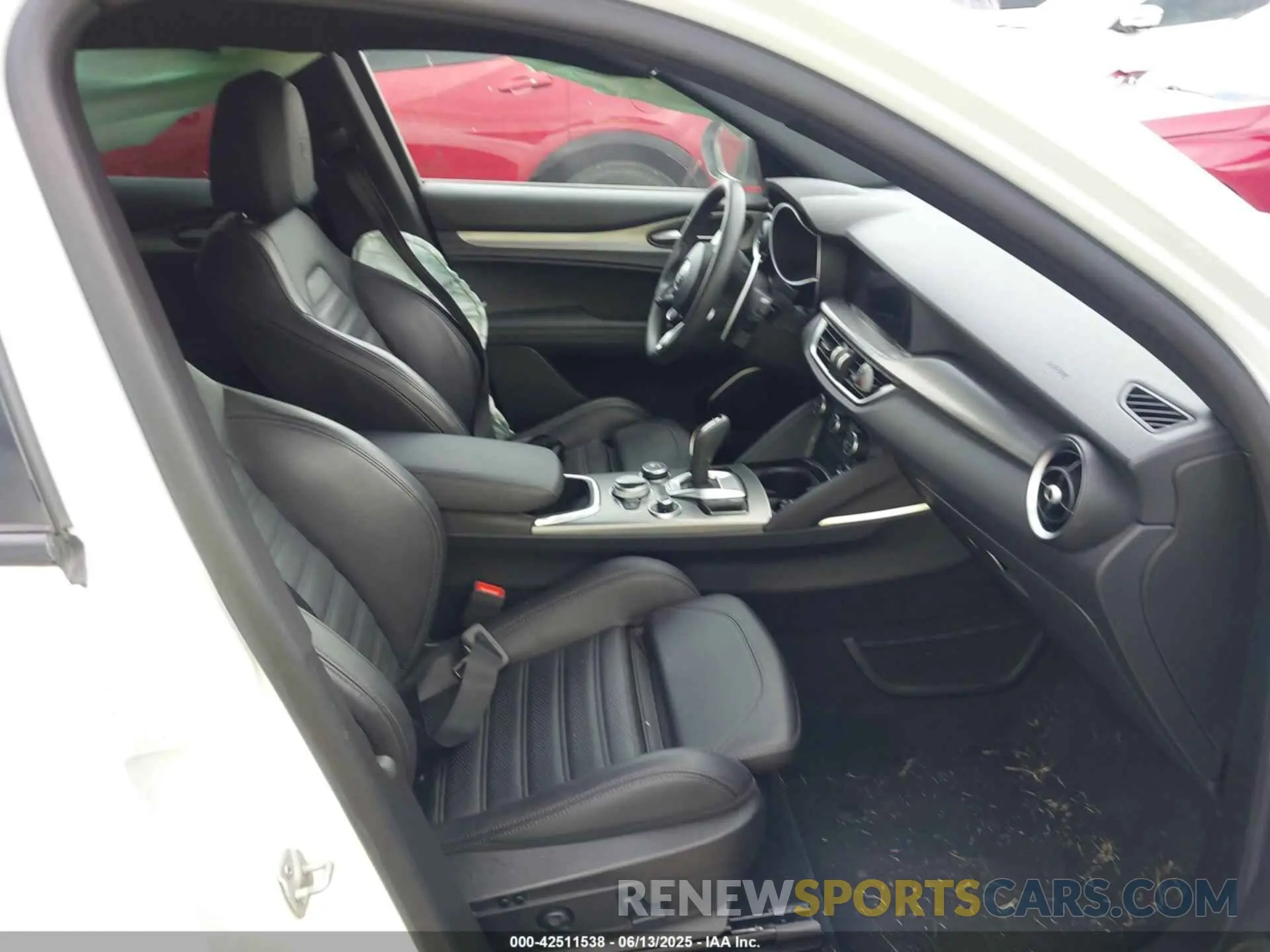 5 Photograph of a damaged car ZASPAKBNXM7D15750 ALFA ROMEO STELVIO 2021